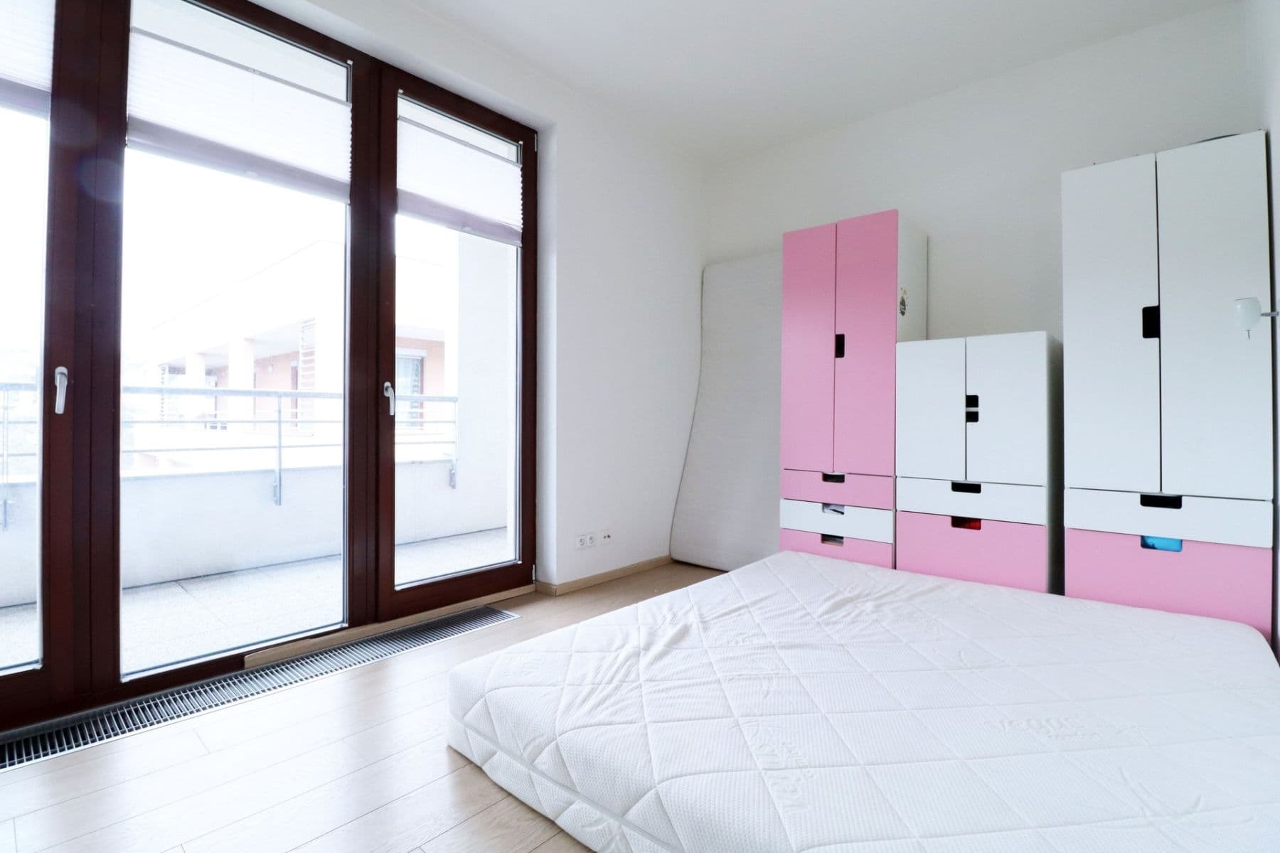 3 bedroom with open-plan kitchen flat to rent, 111 m², Musílkova, Prague, Prague 3 bedroom with open-plan kitchen flat to rent, 111 m², Musílkova, Prague, Prague