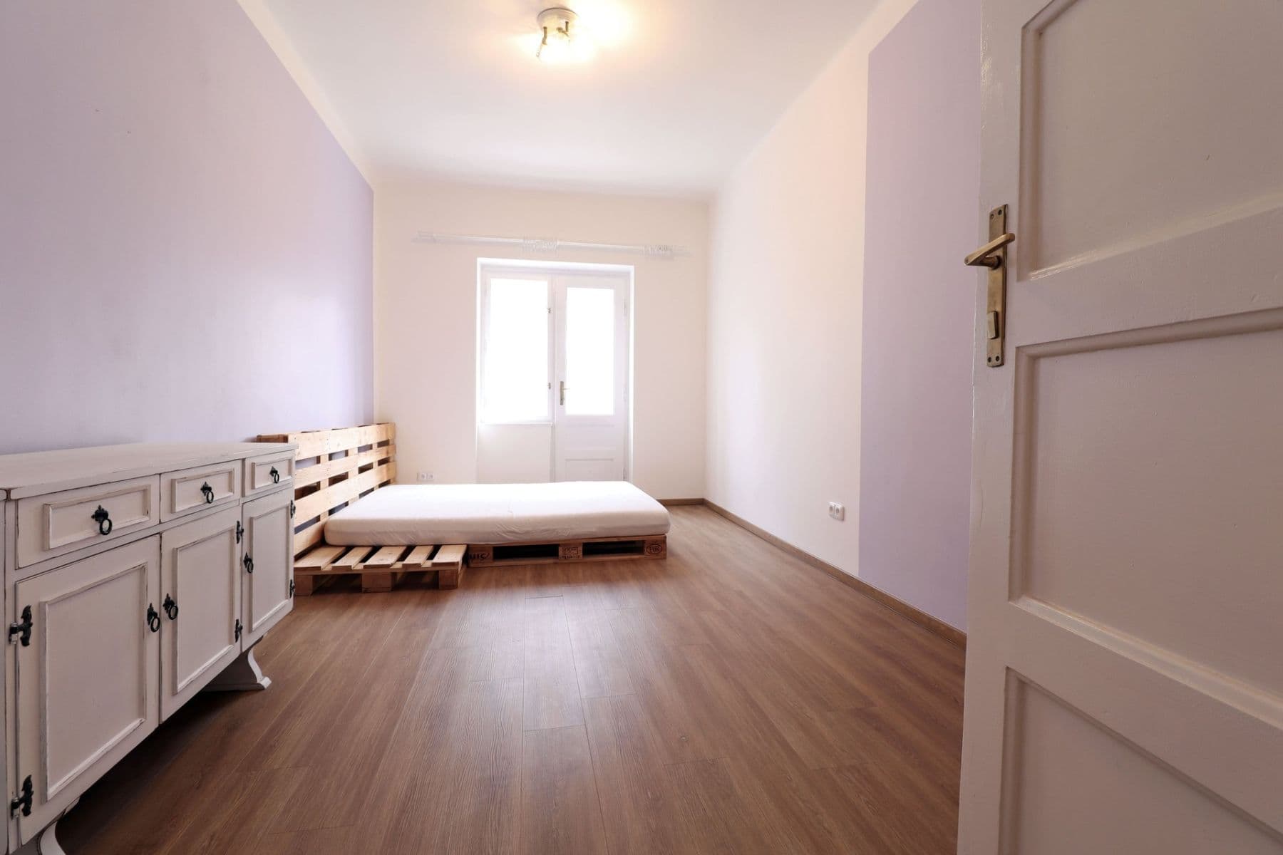 1 bedroom with open-plan kitchen flat to rent, 50 m², Biskupcova, Prague, Prague 1 bedroom with open-plan kitchen flat to rent, 50 m², Biskupcova, Prague, Prague