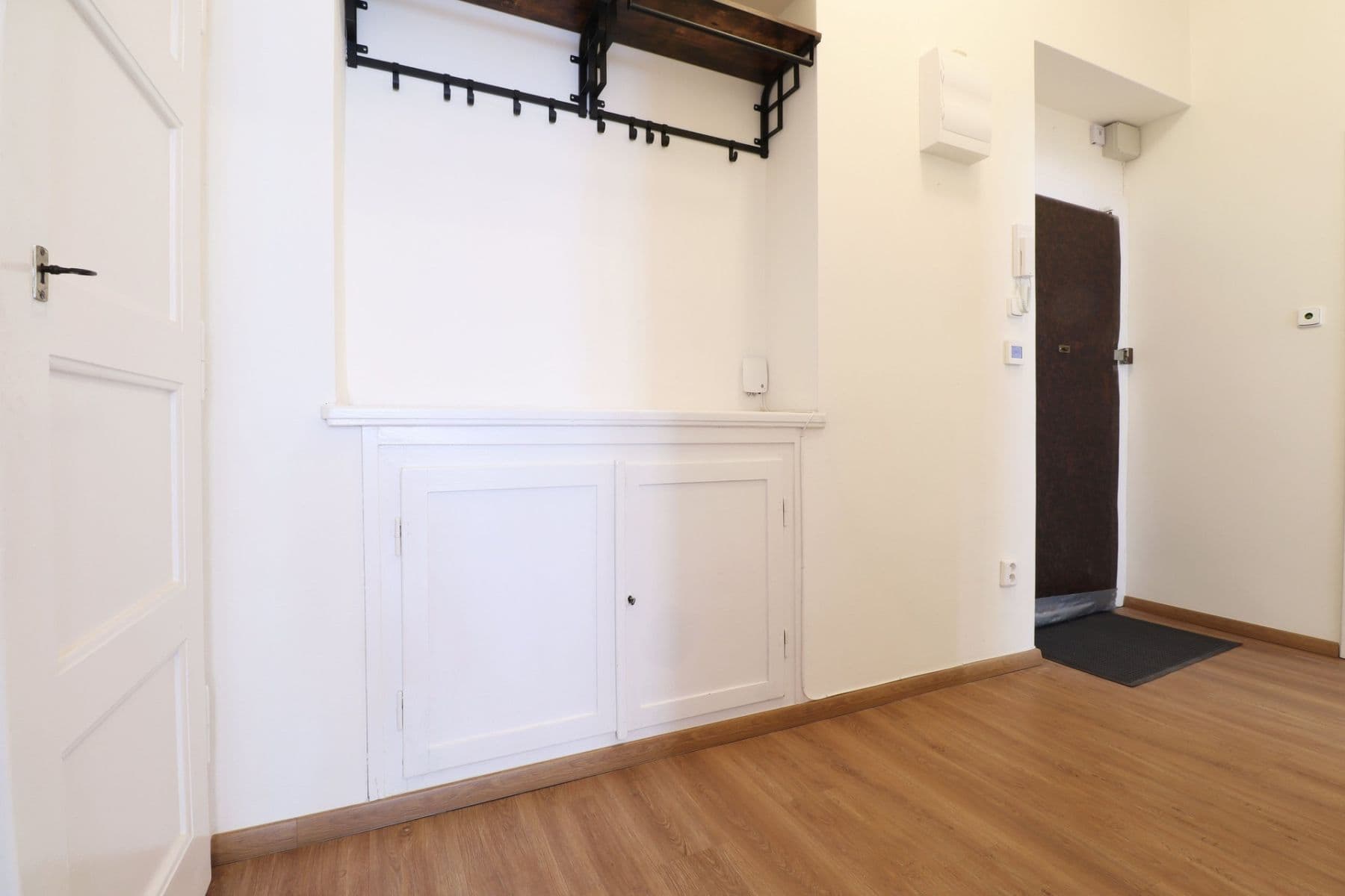 1 bedroom with open-plan kitchen flat to rent, 50 m², Biskupcova, Prague, Prague 1 bedroom with open-plan kitchen flat to rent, 50 m², Biskupcova, Prague, Prague