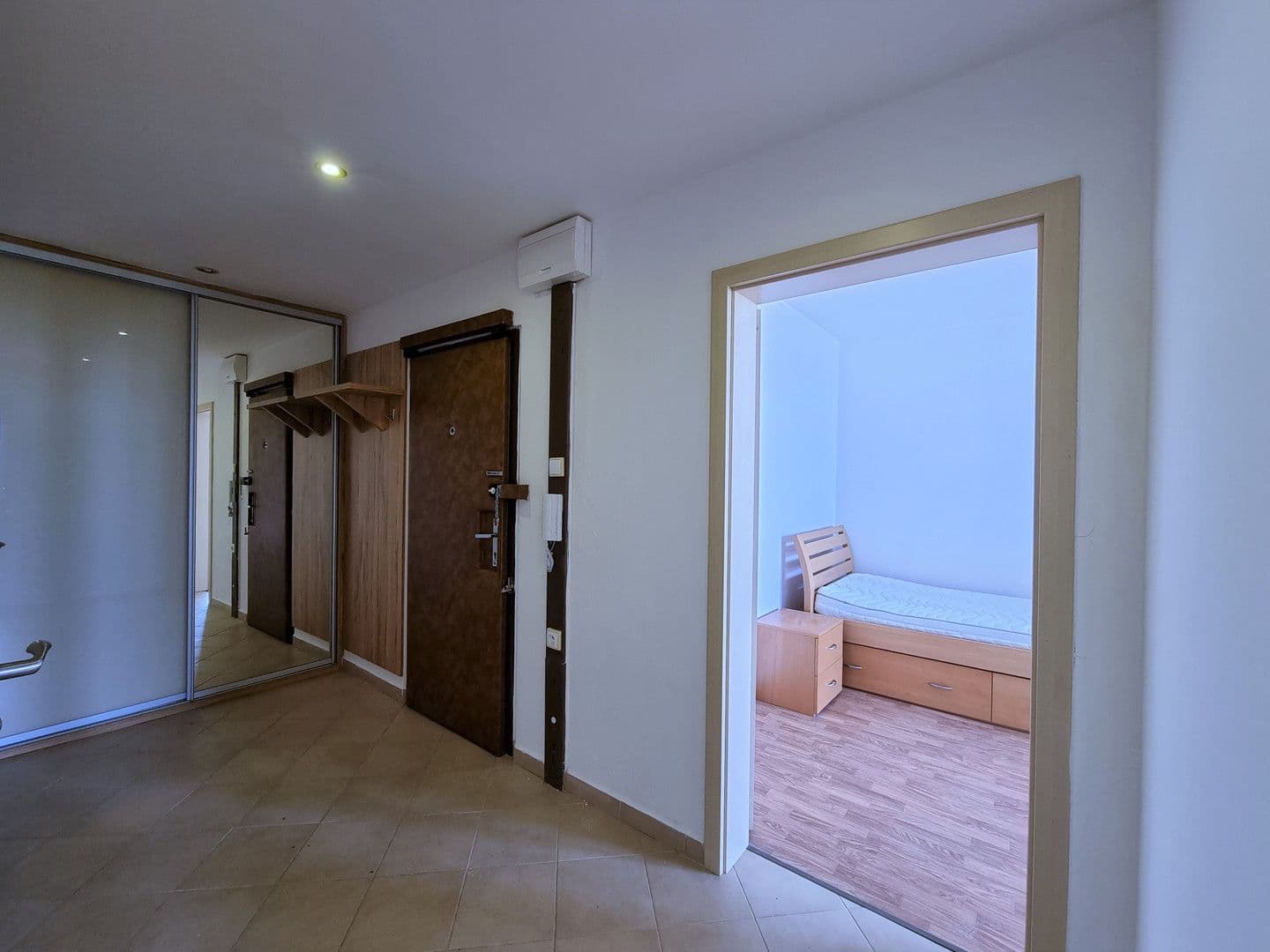 2 bedroom with open-plan kitchen flat to rent, 65 m², Rezlerova, Prague, Prague 2 bedroom with open-plan kitchen flat to rent, 65 m², Rezlerova, Prague, Prague