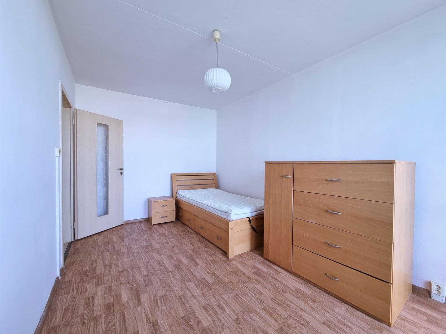 2 bedroom with open-plan kitchen flat to rent, 65 m², Rezlerova, Prague, Prague 2 bedroom with open-plan kitchen flat to rent, 65 m², Rezlerova, Prague, Prague