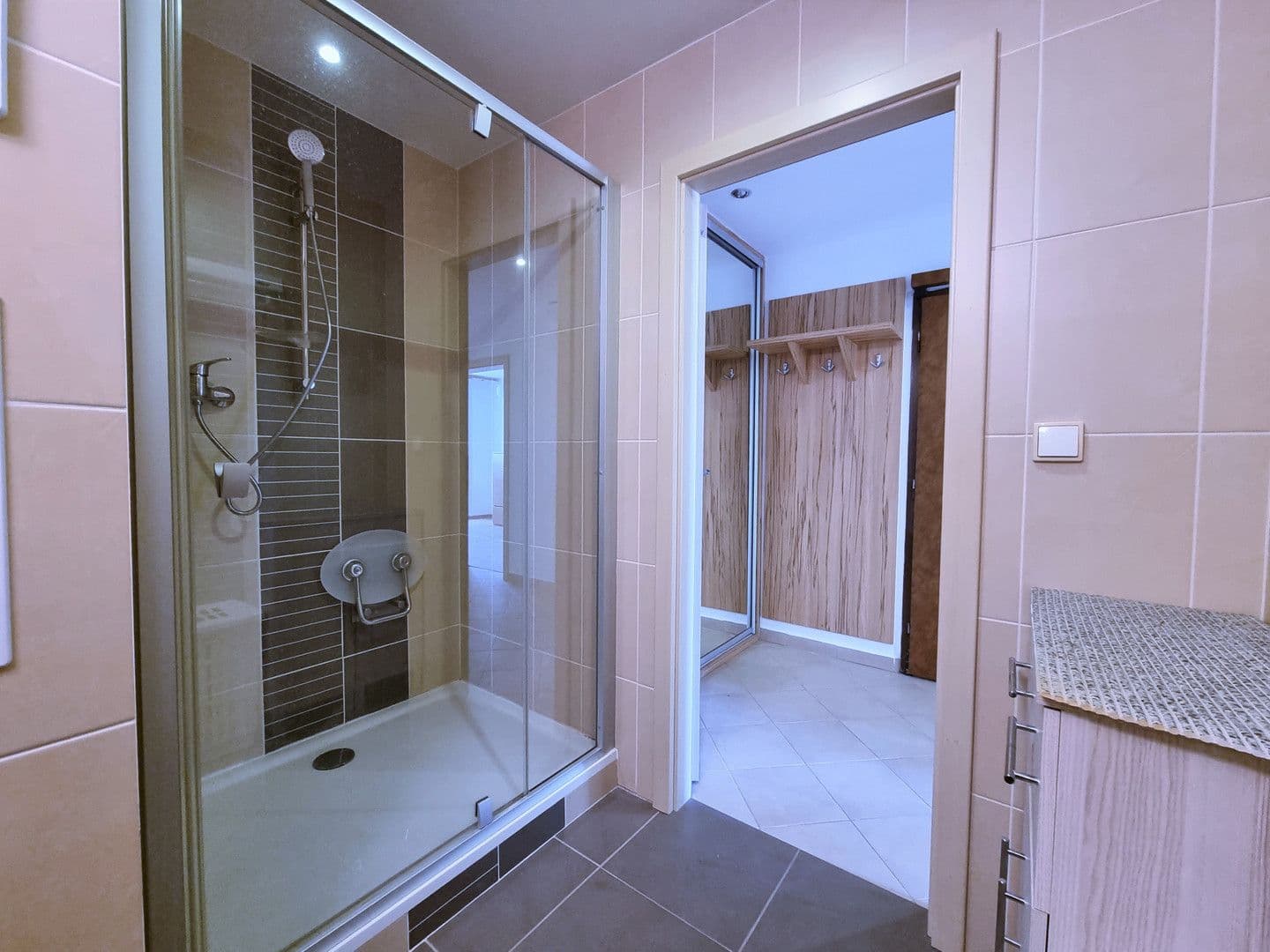 2 bedroom with open-plan kitchen flat to rent, 65 m², Rezlerova, Prague, Prague 2 bedroom with open-plan kitchen flat to rent, 65 m², Rezlerova, Prague, Prague