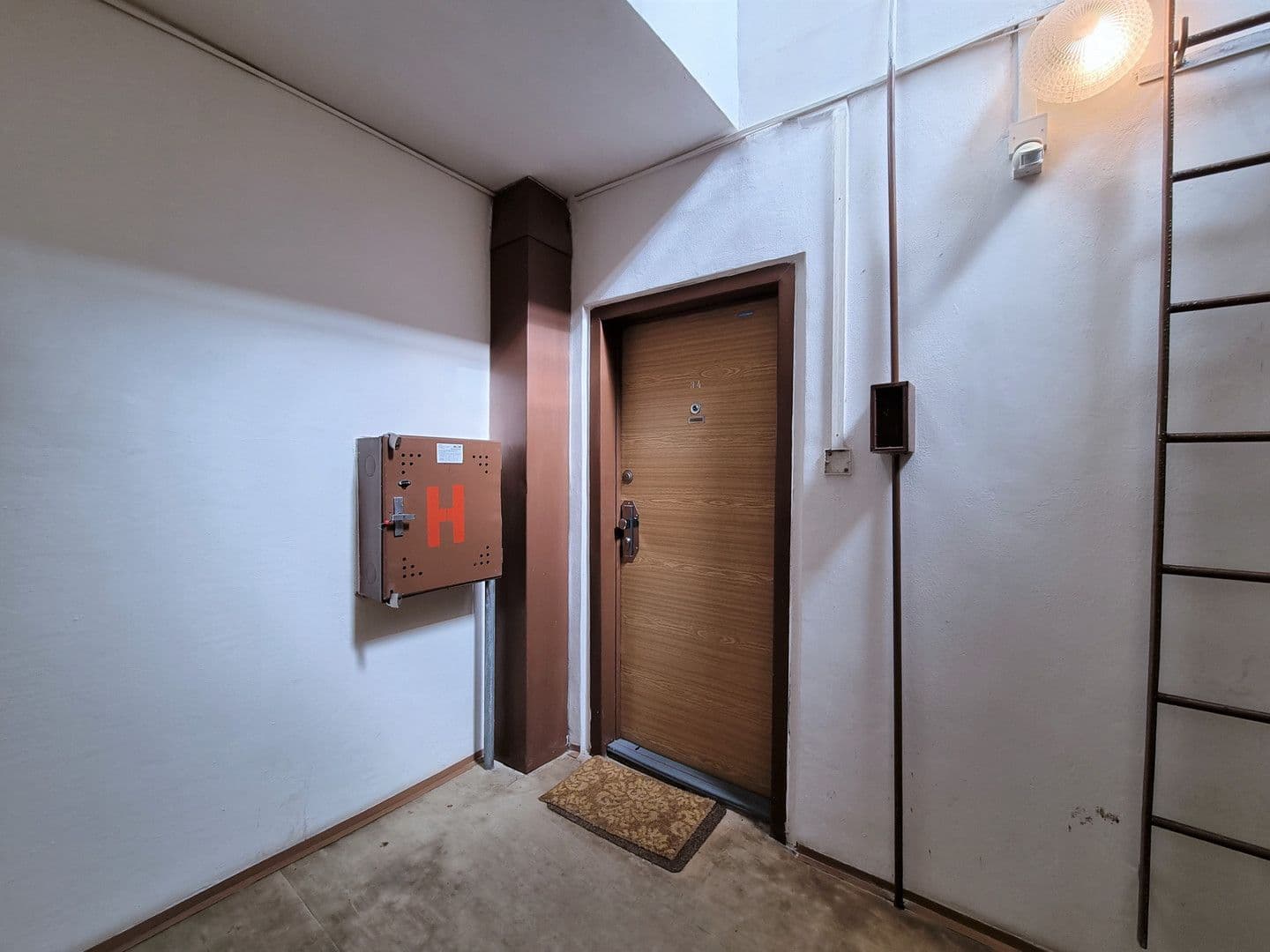 2 bedroom with open-plan kitchen flat to rent, 65 m², Rezlerova, Prague, Prague 2 bedroom with open-plan kitchen flat to rent, 65 m², Rezlerova, Prague, Prague