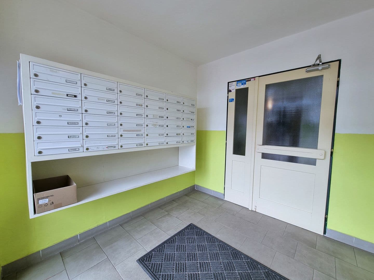 2 bedroom with open-plan kitchen flat to rent, 65 m², Rezlerova, Prague, Prague 2 bedroom with open-plan kitchen flat to rent, 65 m², Rezlerova, Prague, Prague