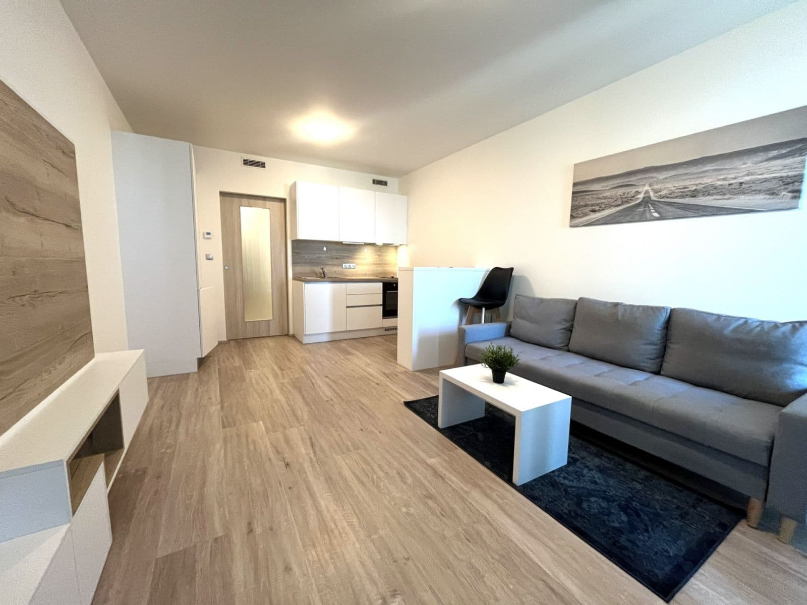 Studio flat to rent, 33 m², Kurta Konráda, Prague, Prague Studio flat to rent, 33 m², Kurta Konráda, Prague, Prague