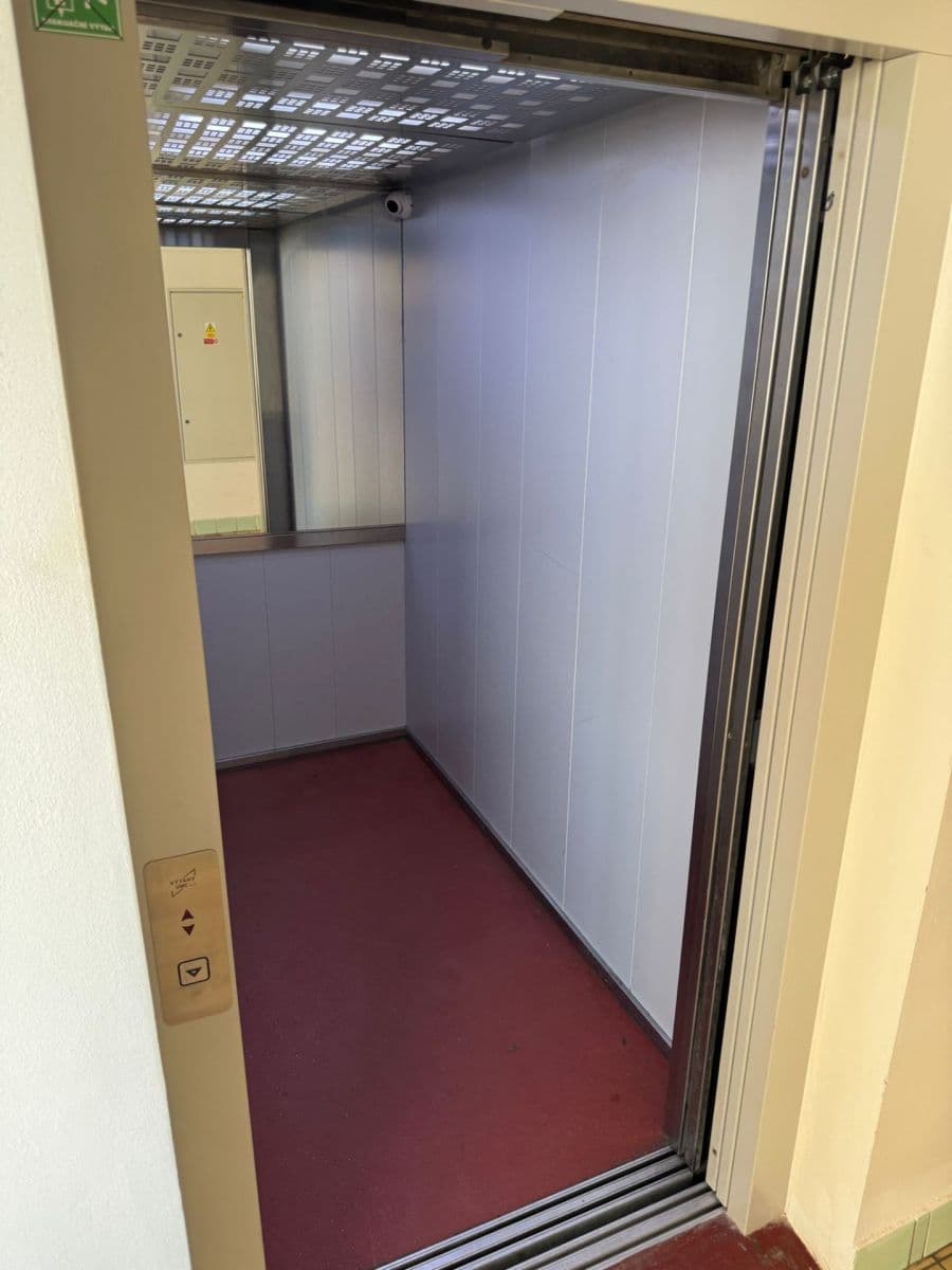 1 bedroom with open-plan kitchen flat to rent, 43 m², Evropská, Prague, Prague 1 bedroom with open-plan kitchen flat to rent, 43 m², Evropská, Prague, Prague