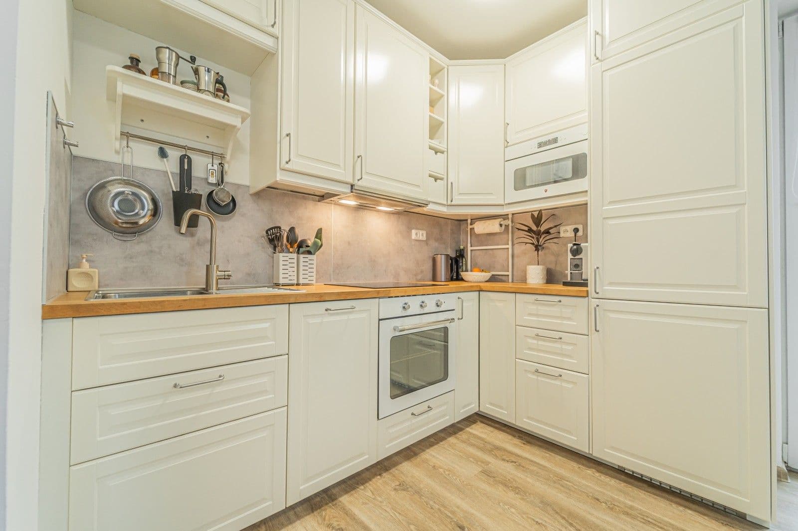 1 bedroom with open-plan kitchen flat to rent, 52 m², K Netlukám, Prague, Prague 1 bedroom with open-plan kitchen flat to rent, 52 m², K Netlukám, Prague, Prague