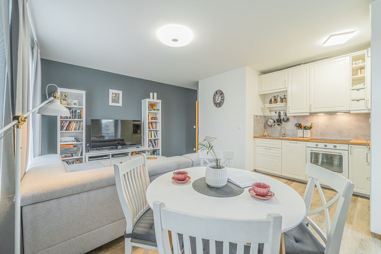 1 bedroom with open-plan kitchen flat to rent, 52 m², K Netlukám, Prague, Prague 1 bedroom with open-plan kitchen flat to rent, 52 m², K Netlukám, Prague, Prague