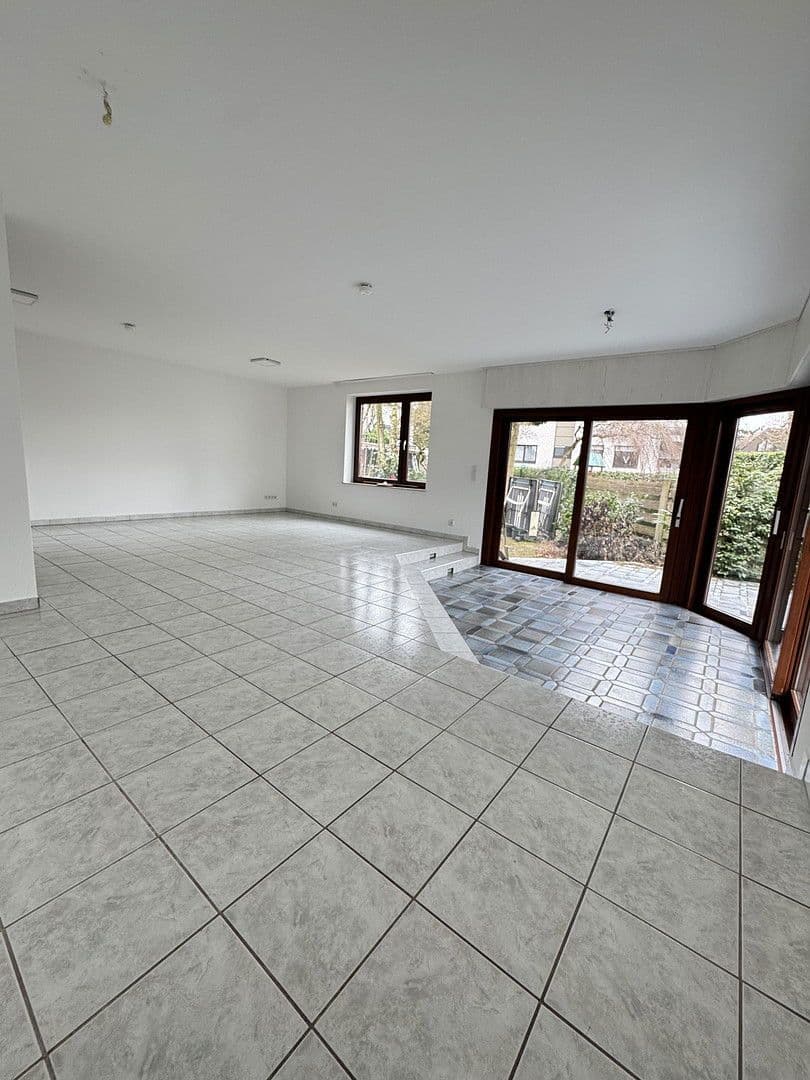 4 bedroom flat to rent, 109 m², Drosselweg 47, Bergisch Gladbach, North Rhine-Westphalia 4 bedroom flat to rent, 109 m², Drosselweg 47, Bergisch Gladbach, North Rhine-Westphalia