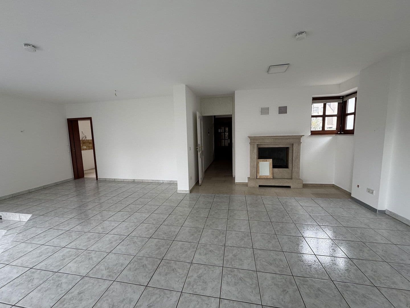 4 bedroom flat to rent, 109 m², Drosselweg 47, Bergisch Gladbach, North Rhine-Westphalia 4 bedroom flat to rent, 109 m², Drosselweg 47, Bergisch Gladbach, North Rhine-Westphalia