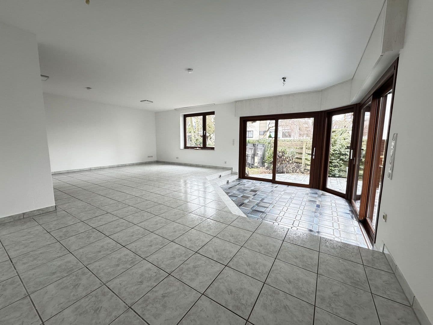 4 bedroom flat to rent, 109 m², Drosselweg 47, Bergisch Gladbach, North Rhine-Westphalia 4 bedroom flat to rent, 109 m², Drosselweg 47, Bergisch Gladbach, North Rhine-Westphalia