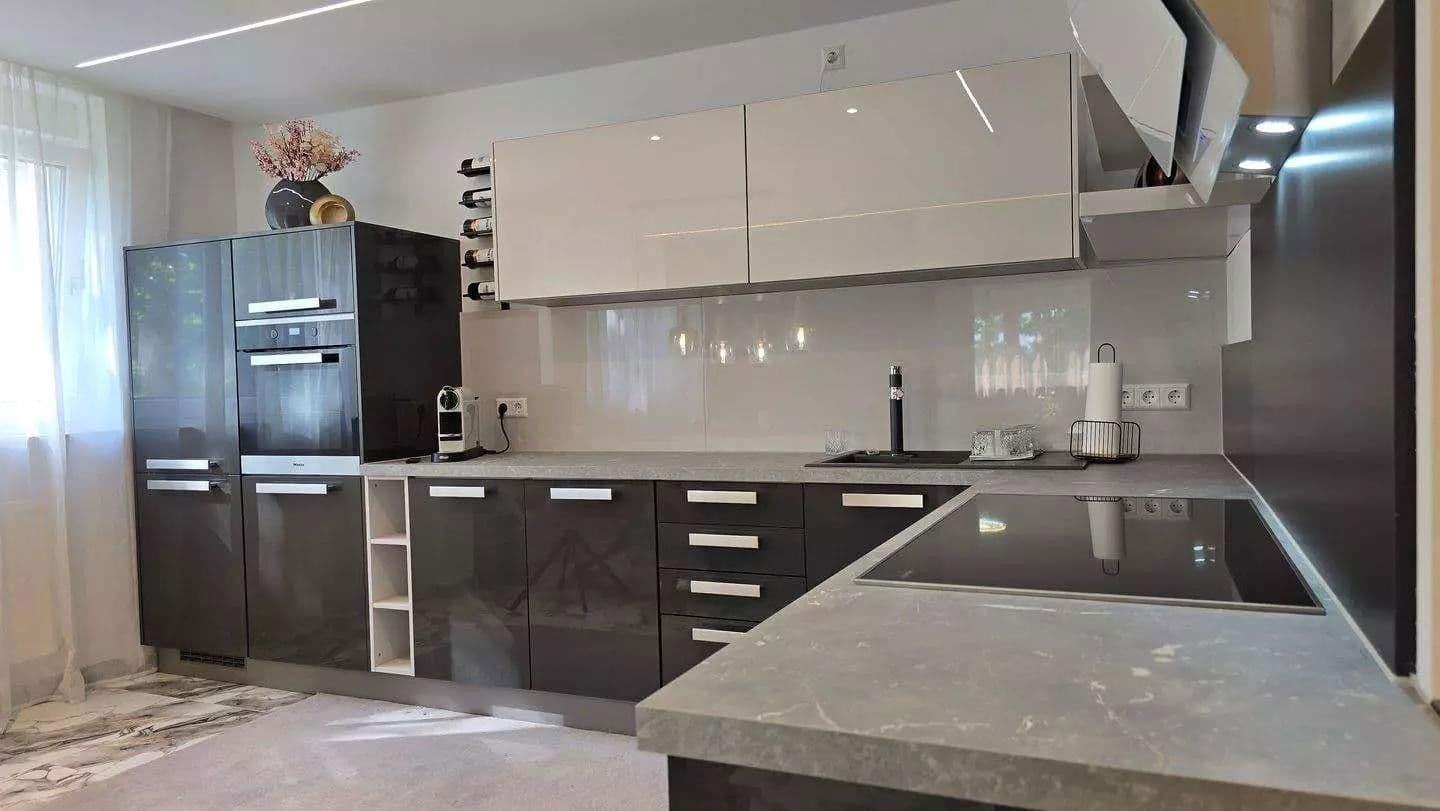 1 bedroom with open-plan kitchen flat to rent, 81 m², Stuttgart, Baden-Württemberg 1 bedroom with open-plan kitchen flat to rent, 81 m², Stuttgart, Baden-Württemberg