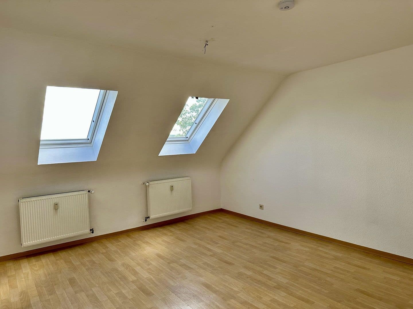 2 bedroom with open-plan kitchen flat to rent, 98 m², Saarbrücken, Saarland 2 bedroom with open-plan kitchen flat to rent, 98 m², Saarbrücken, Saarland