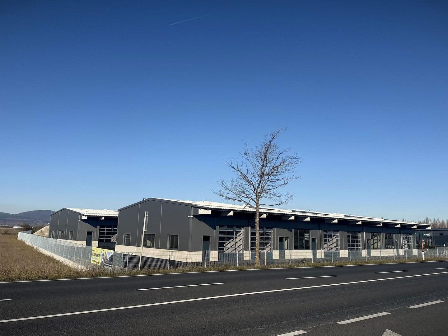 non-residential property to rent, 2,082 m², Gewerbepark B17 / II / Straße 3 / Objekt 11, Teesdorf, Lower Austria non-residential property to rent, 2,082 m², Gewerbepark B17 / II / Straße 3 / Objekt 11, Teesdorf, Lower Austria