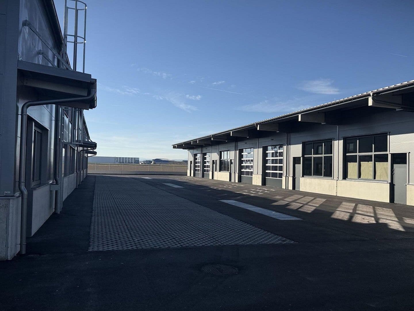 non-residential property to rent, 2,082 m², Gewerbepark B17 / II / Straße 3 / Objekt 11, Teesdorf, Lower Austria non-residential property to rent, 2,082 m², Gewerbepark B17 / II / Straße 3 / Objekt 11, Teesdorf, Lower Austria