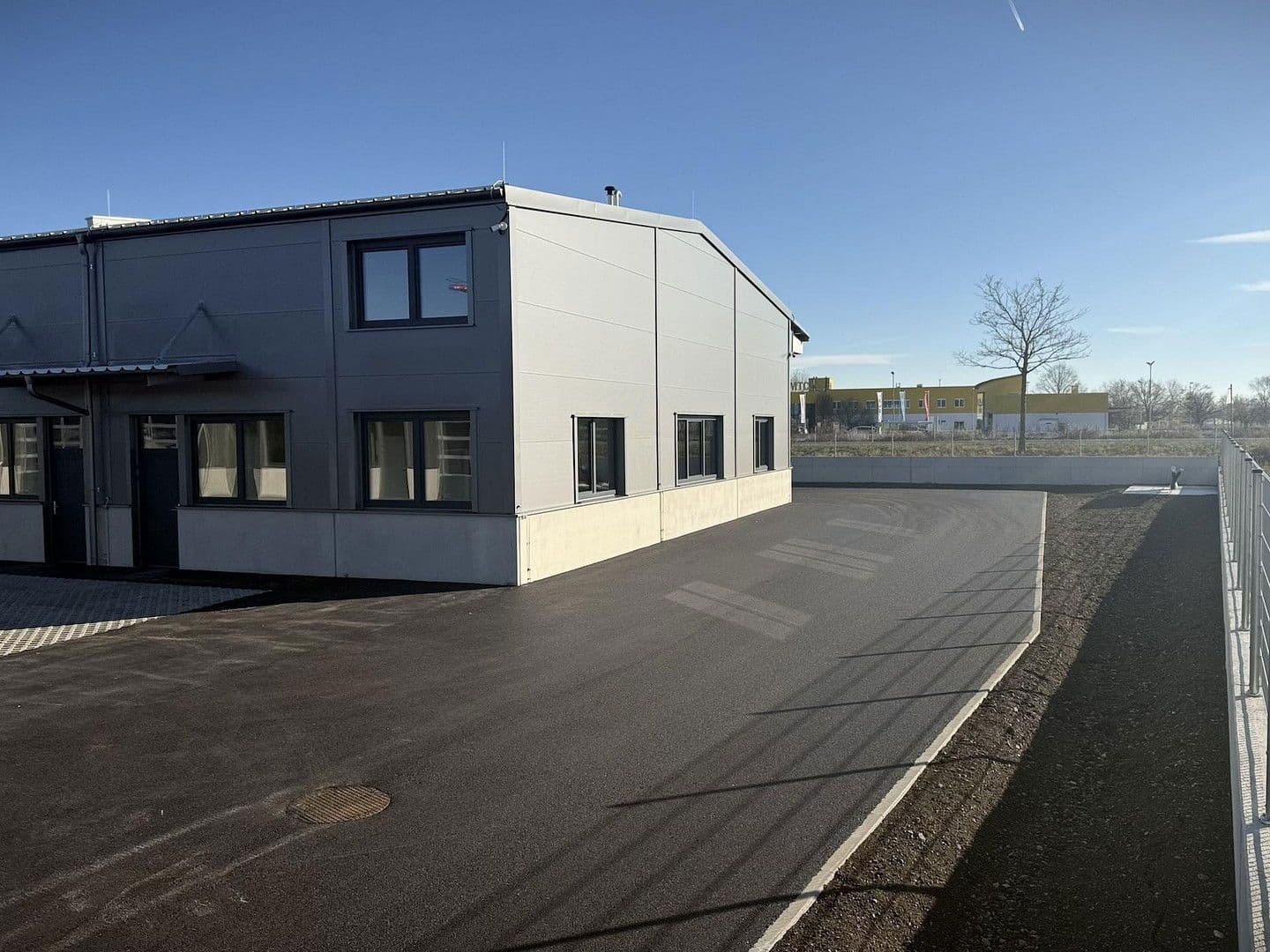 non-residential property to rent, 2,082 m², Gewerbepark B17 / II / Straße 3 / Objekt 11, Teesdorf, Lower Austria non-residential property to rent, 2,082 m², Gewerbepark B17 / II / Straße 3 / Objekt 11, Teesdorf, Lower Austria