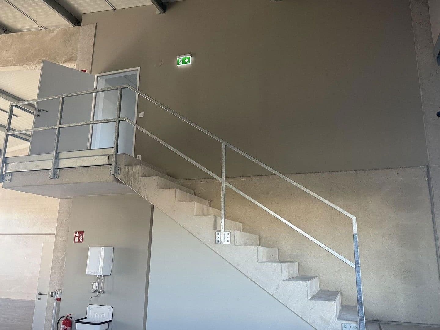 non-residential property to rent, 2,082 m², Gewerbepark B17 / II / Straße 3 / Objekt 11, Teesdorf, Lower Austria non-residential property to rent, 2,082 m², Gewerbepark B17 / II / Straße 3 / Objekt 11, Teesdorf, Lower Austria