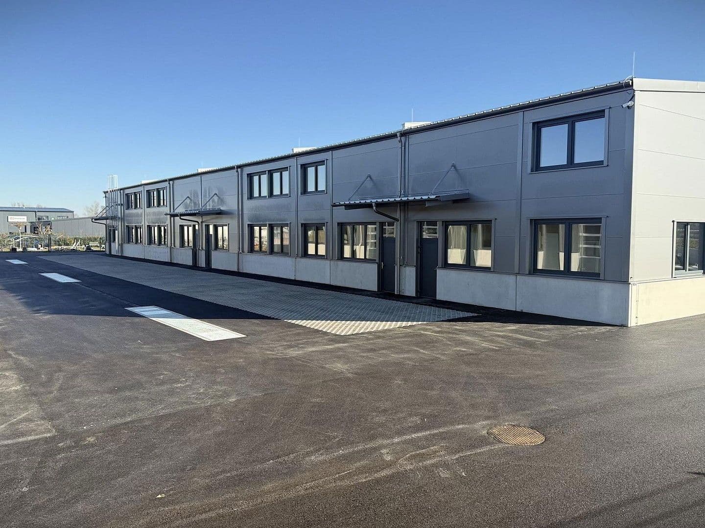 non-residential property to rent, 2,082 m², Gewerbepark B17 / II / Straße 3 / Objekt 11, Teesdorf, Lower Austria non-residential property to rent, 2,082 m², Gewerbepark B17 / II / Straße 3 / Objekt 11, Teesdorf, Lower Austria