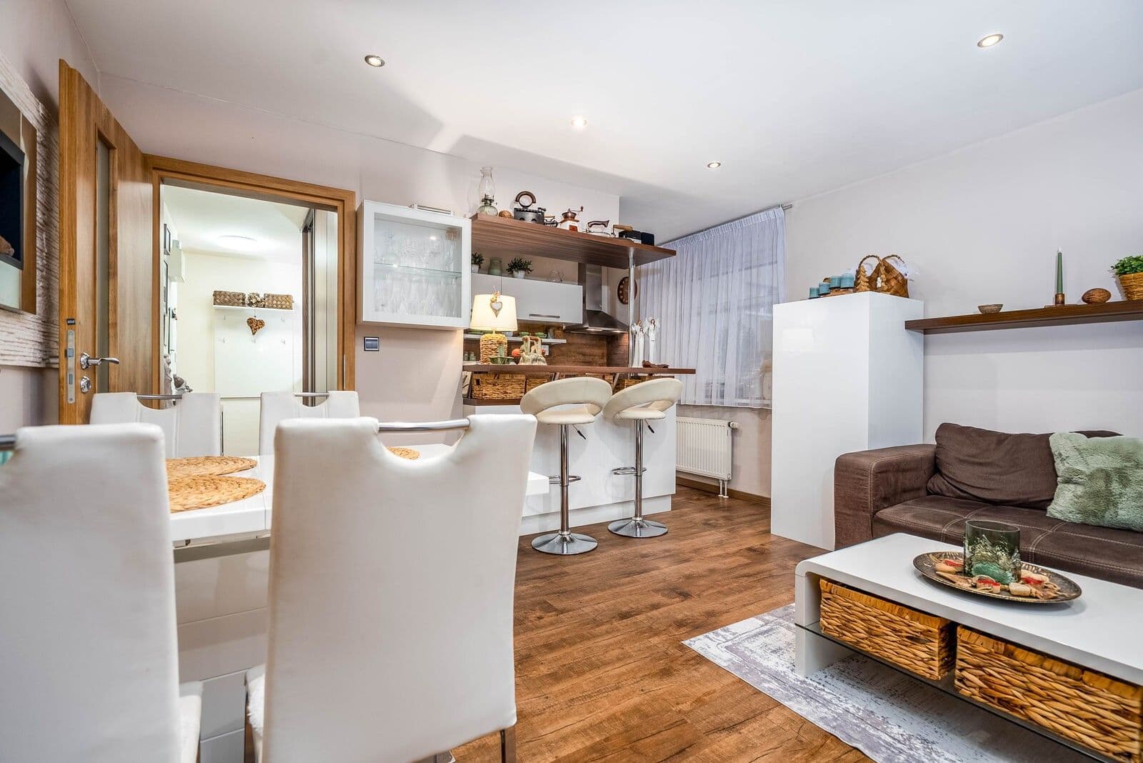 2 bedroom with open-plan kitchen flat for sale, 64 m², Sportovců, Kladno, Středočeský Region 2 bedroom with open-plan kitchen flat for sale, 64 m², Sportovců, Kladno, Středočeský Region