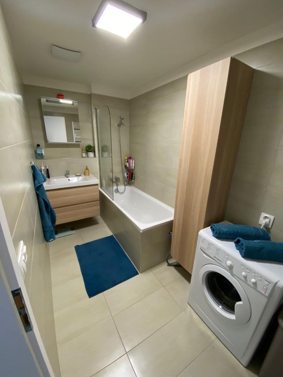 2 bedroom with open-plan kitchen flat to rent, 74 m², Strnadových, Prague, Prague 2 bedroom with open-plan kitchen flat to rent, 74 m², Strnadových, Prague, Prague