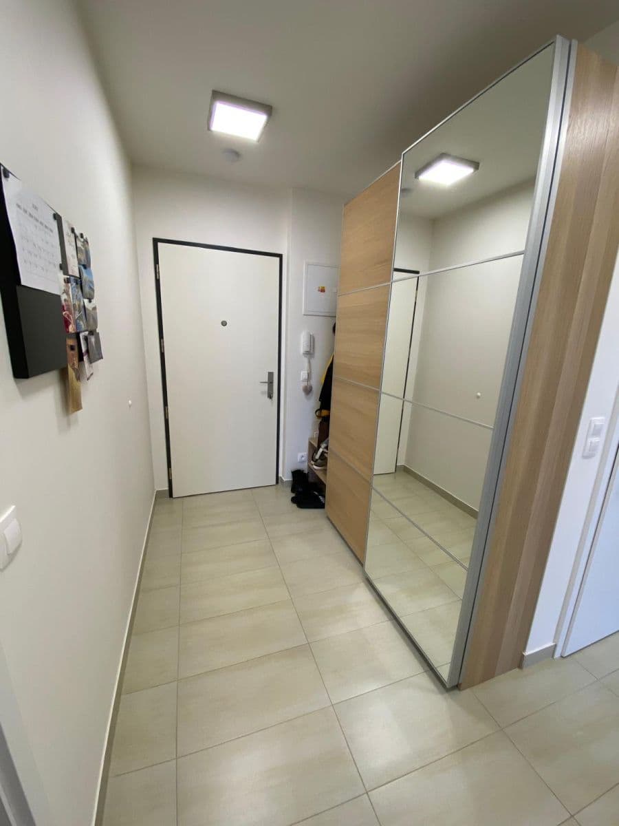 2 bedroom with open-plan kitchen flat to rent, 74 m², Strnadových, Prague, Prague 2 bedroom with open-plan kitchen flat to rent, 74 m², Strnadových, Prague, Prague