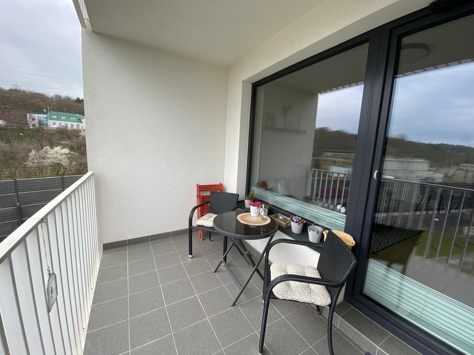 2 bedroom with open-plan kitchen flat to rent, 74 m², Strnadových, Prague, Prague 2 bedroom with open-plan kitchen flat to rent, 74 m², Strnadových, Prague, Prague