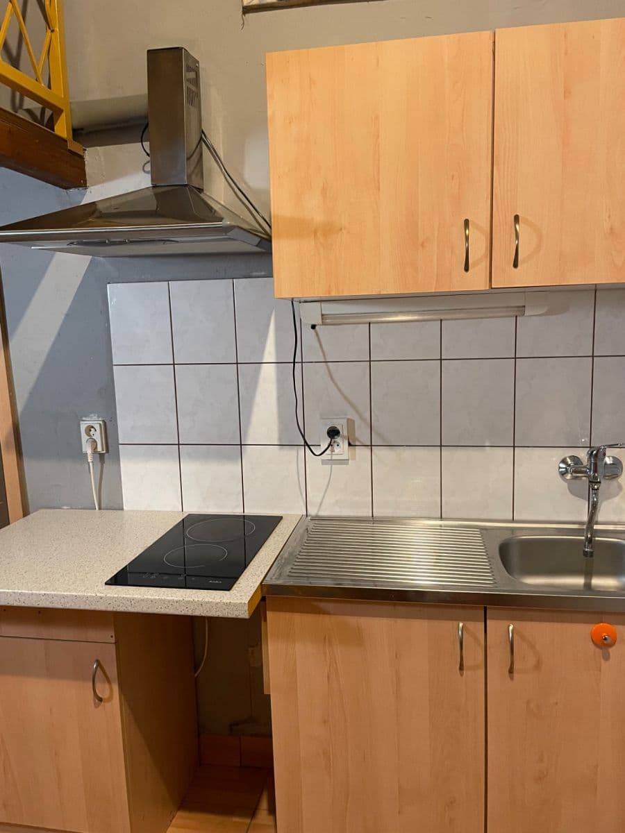 Studio flat to rent, 24 m², Petřínská, Prague, Prague Studio flat to rent, 24 m², Petřínská, Prague, Prague