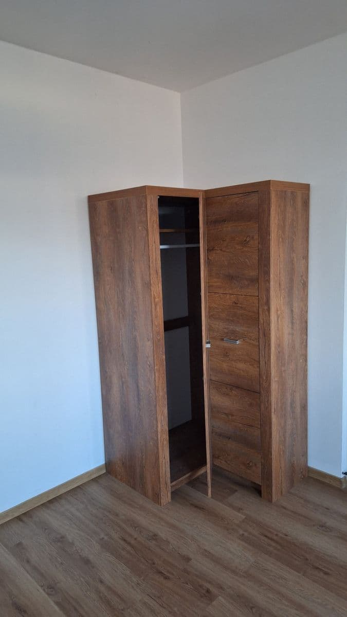 1 bedroom with open-plan kitchen flat to rent, 53 m², Kaštanová, Milovice, Středočeský Region 1 bedroom with open-plan kitchen flat to rent, 53 m², Kaštanová, Milovice, Středočeský Region