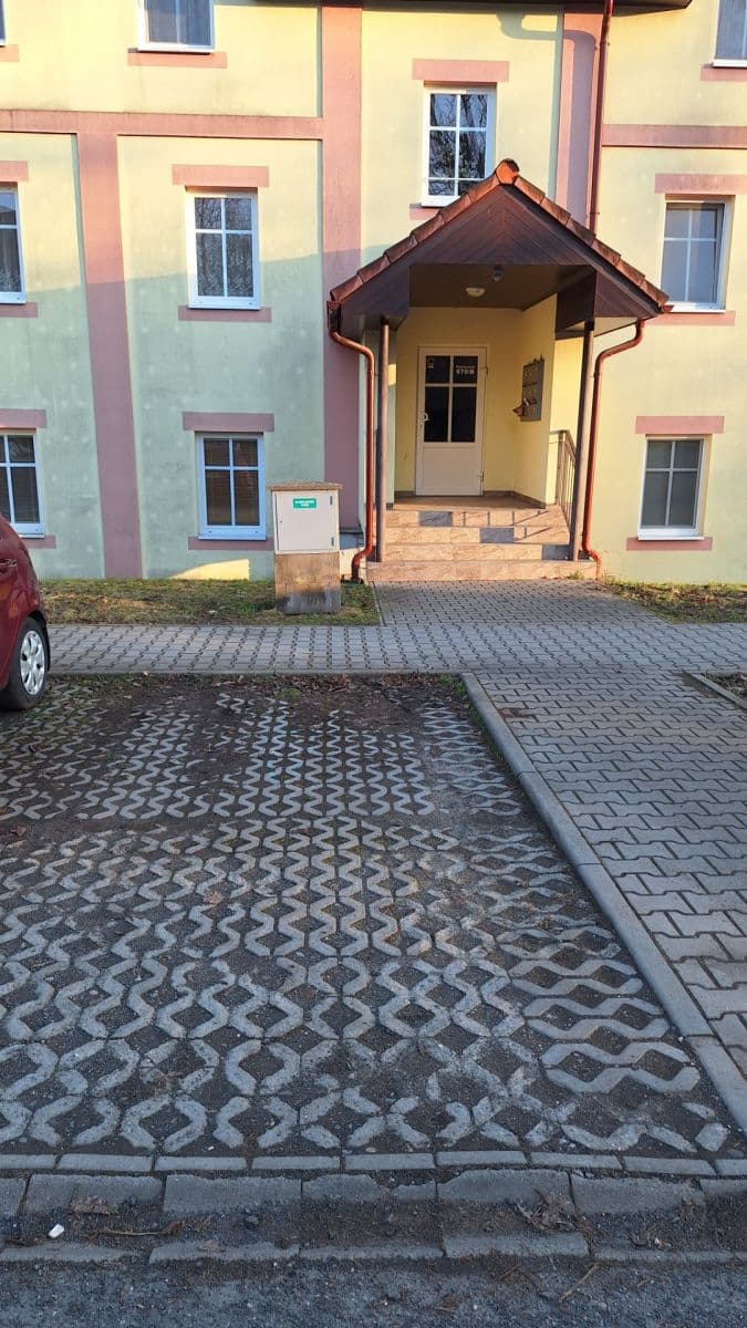 1 bedroom with open-plan kitchen flat to rent, 53 m², Kaštanová, Milovice, Středočeský Region 1 bedroom with open-plan kitchen flat to rent, 53 m², Kaštanová, Milovice, Středočeský Region