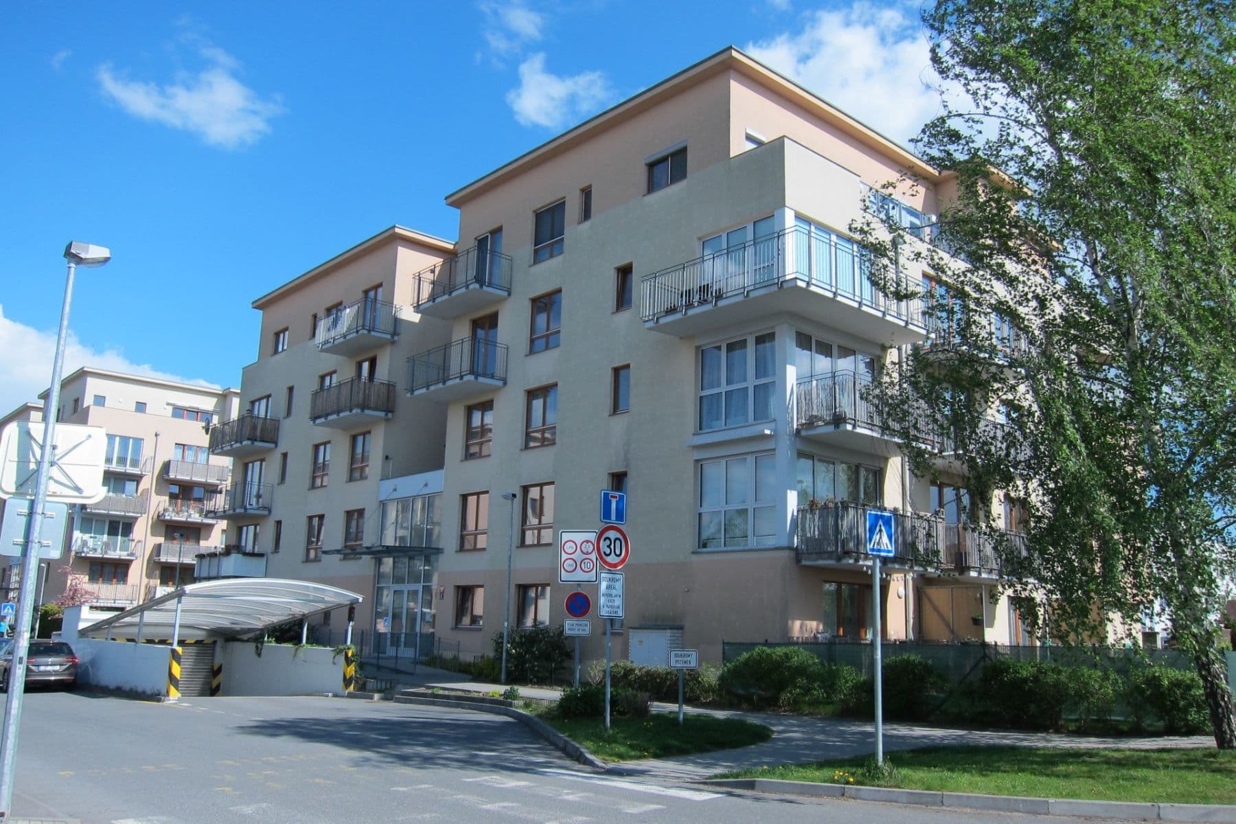 1 bedroom with open-plan kitchen flat to rent, 48 m², Za Mototechnou, Prague, Prague 1 bedroom with open-plan kitchen flat to rent, 48 m², Za Mototechnou, Prague, Prague