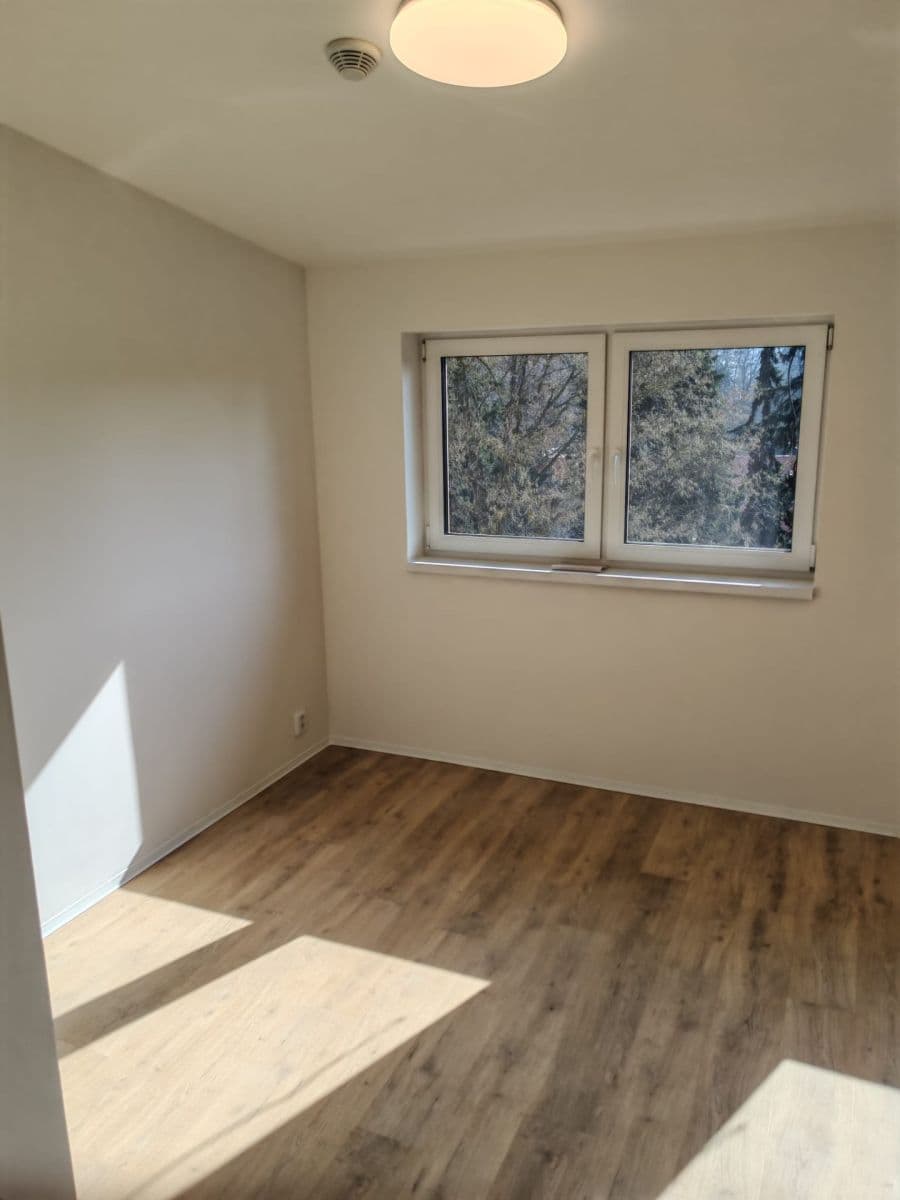 1 bedroom with open-plan kitchen flat to rent, 67 m², U Vysočanského pivovaru, Prague, Prague 1 bedroom with open-plan kitchen flat to rent, 67 m², U Vysočanského pivovaru, Prague, Prague