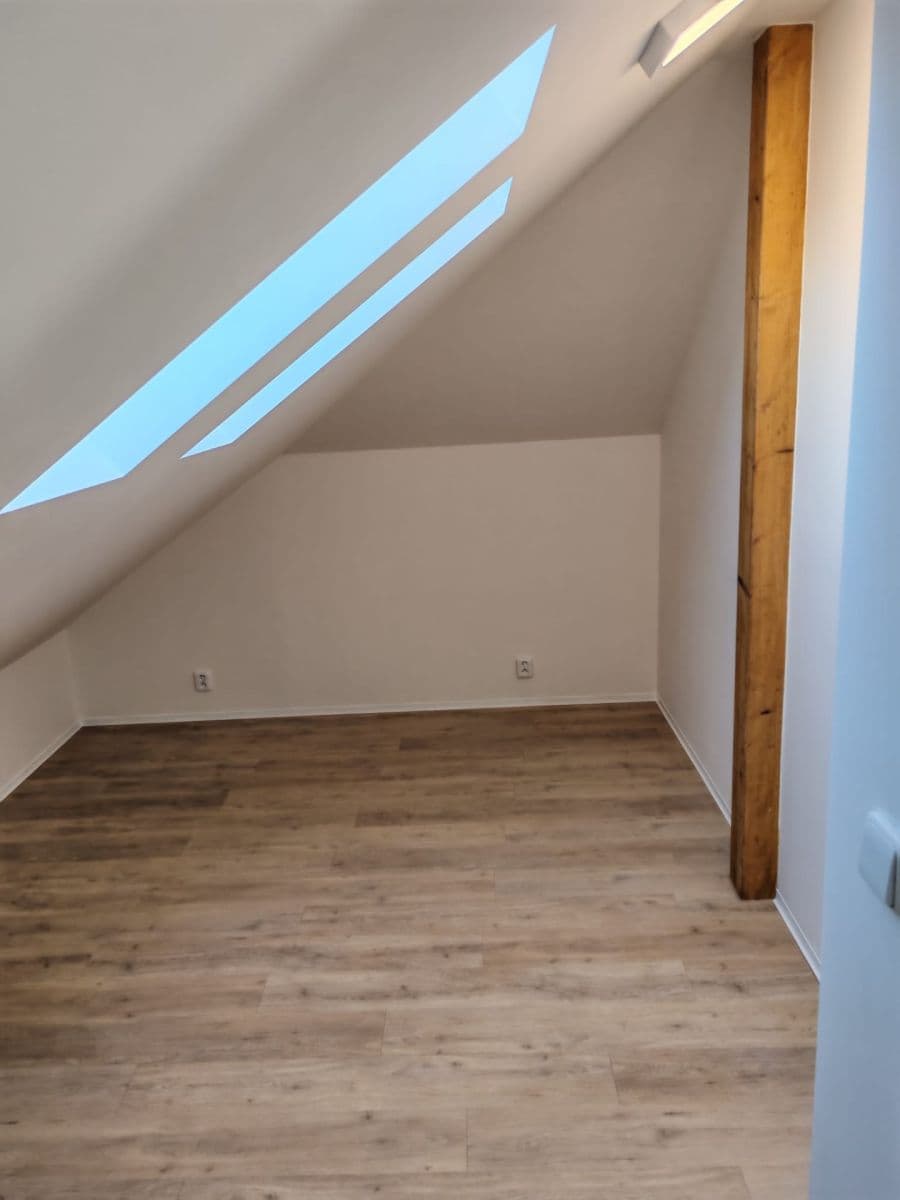 1 bedroom with open-plan kitchen flat to rent, 67 m², U Vysočanského pivovaru, Prague, Prague 1 bedroom with open-plan kitchen flat to rent, 67 m², U Vysočanského pivovaru, Prague, Prague