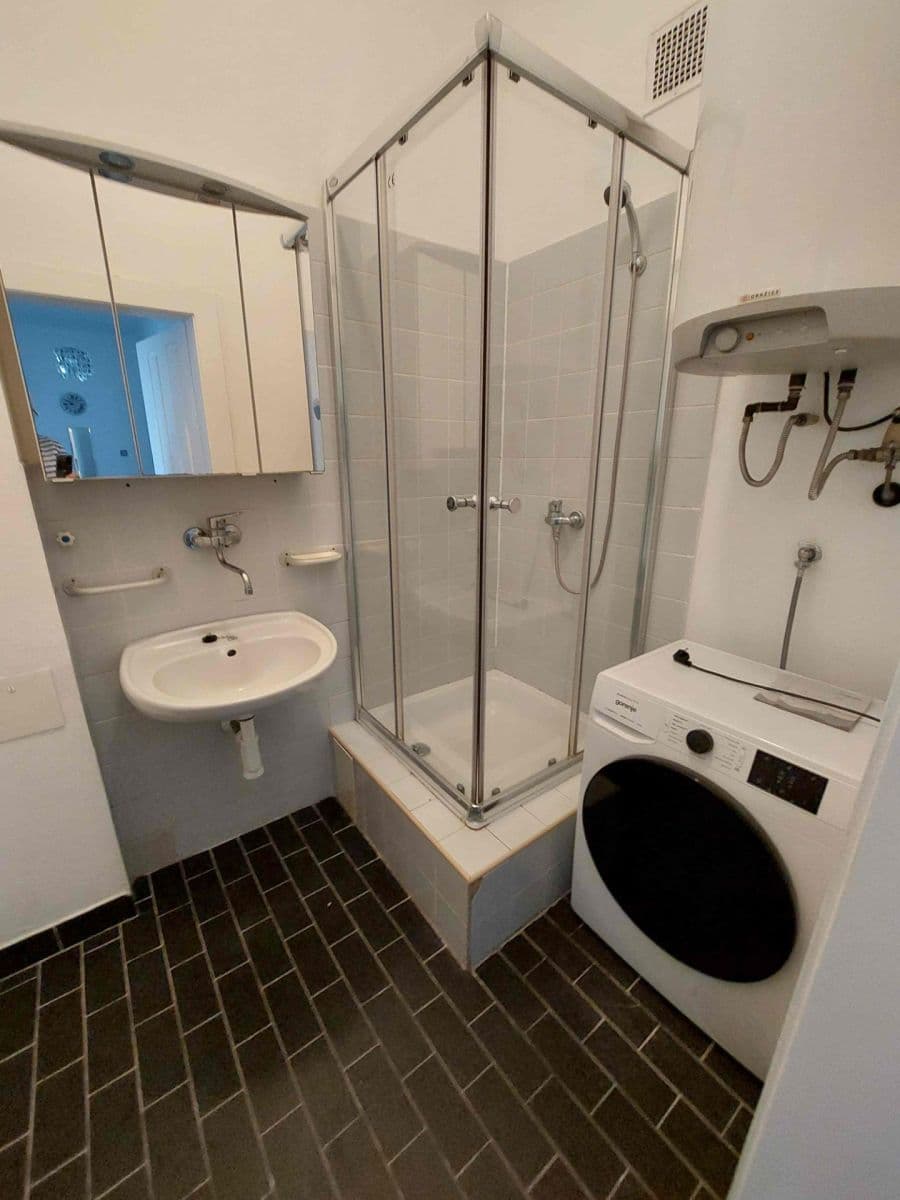 2 bedroom with open-plan kitchen flat to rent, 82 m², Krátkého, Prague, Prague 2 bedroom with open-plan kitchen flat to rent, 82 m², Krátkého, Prague, Prague