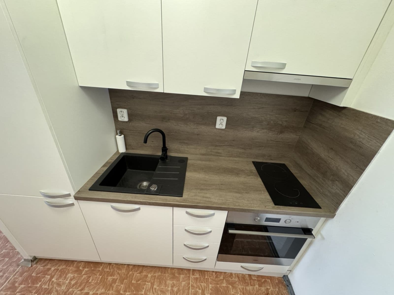 1 bedroom with open-plan kitchen flat to rent, 42 m², Galandova, Prague, Prague 1 bedroom with open-plan kitchen flat to rent, 42 m², Galandova, Prague, Prague