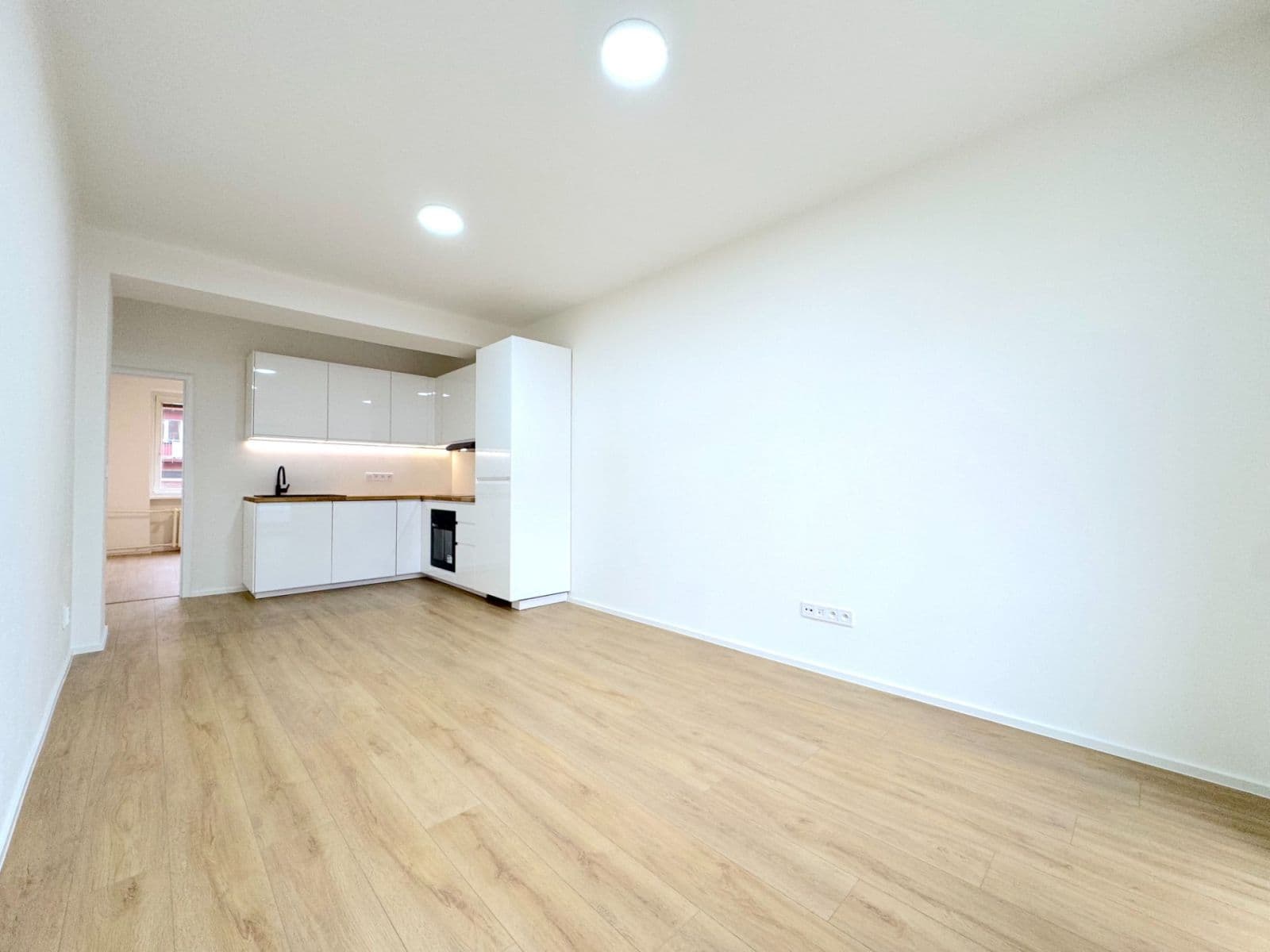 2 bedroom with open-plan kitchen flat for sale, 55 m², Dukelských hrdinů, Ústí nad Labem, Ústecký Region 2 bedroom with open-plan kitchen flat for sale, 55 m², Dukelských hrdinů, Ústí nad Labem, Ústecký Region