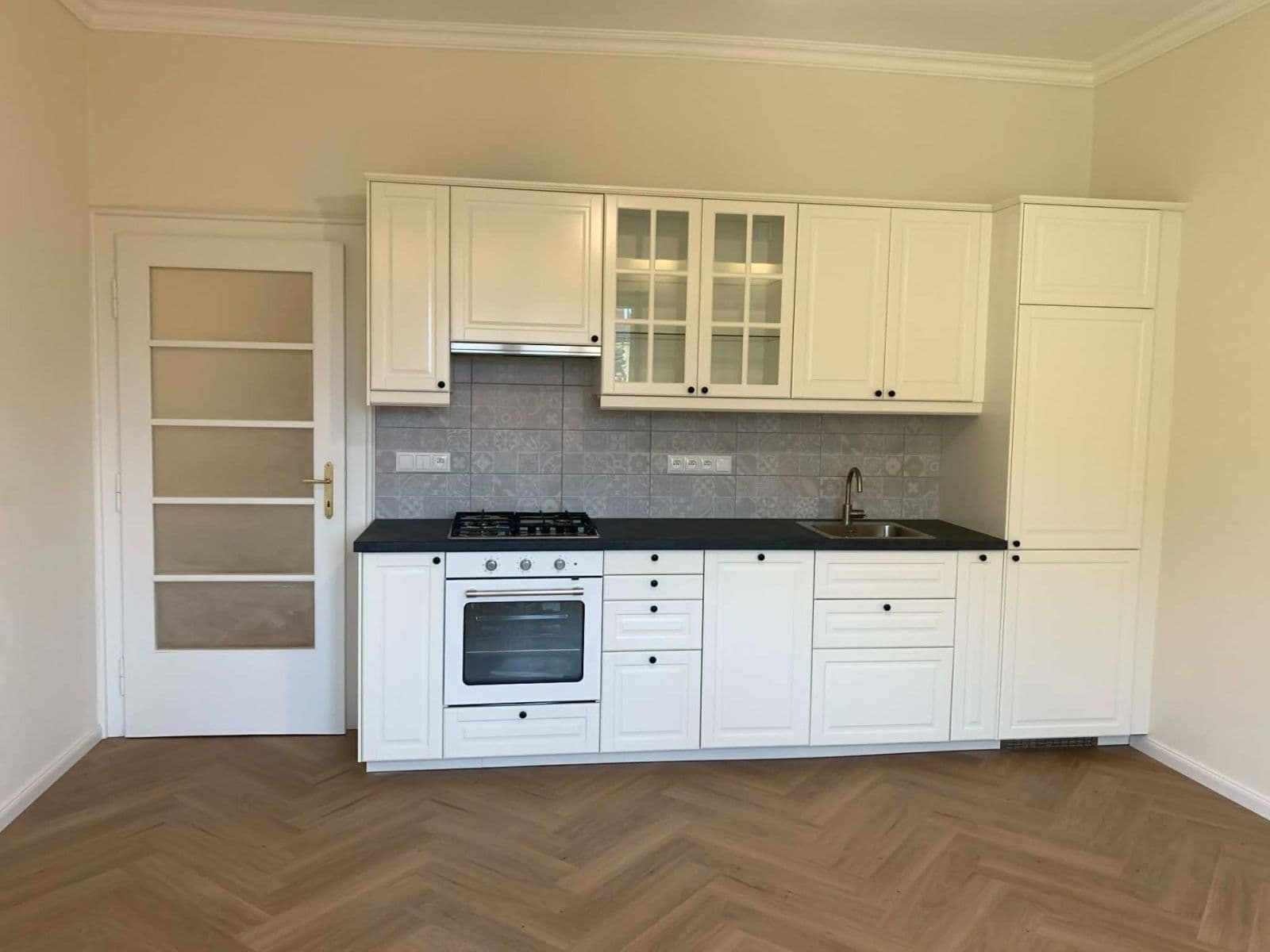 1 bedroom with open-plan kitchen flat to rent, 50 m², Spolupráce, Prague, Prague 1 bedroom with open-plan kitchen flat to rent, 50 m², Spolupráce, Prague, Prague