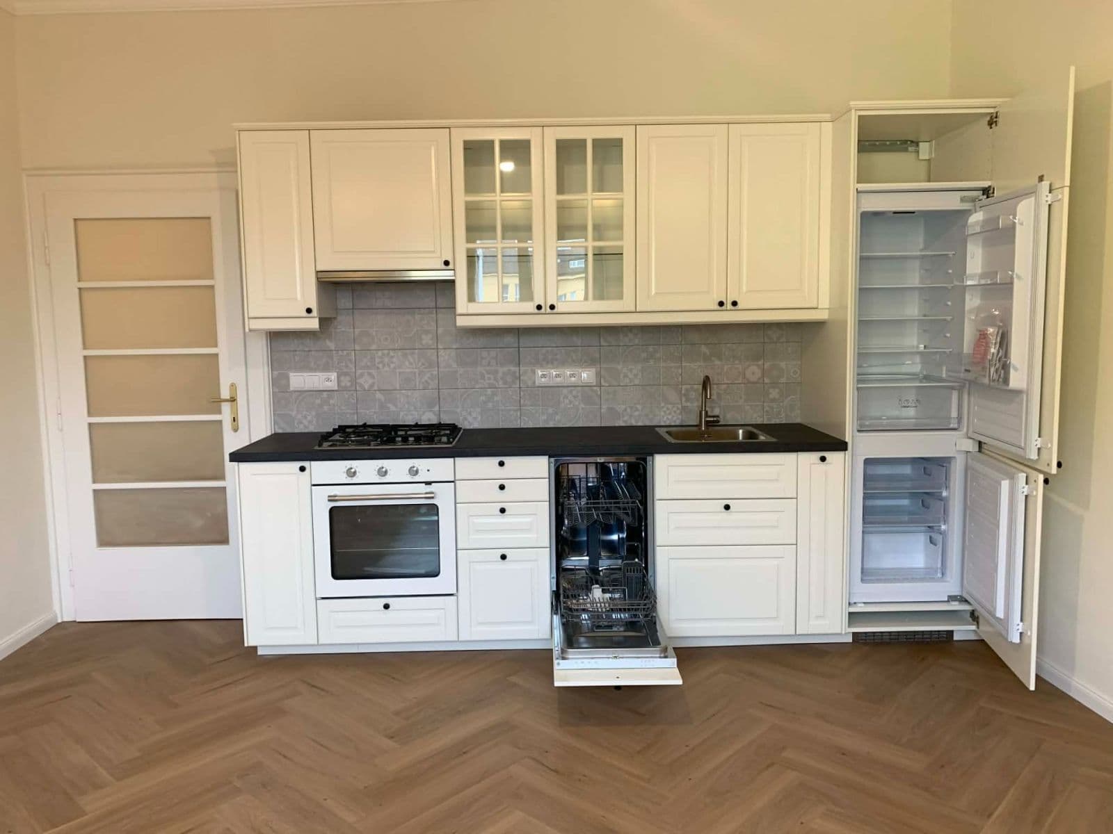 1 bedroom with open-plan kitchen flat to rent, 50 m², Spolupráce, Prague, Prague 1 bedroom with open-plan kitchen flat to rent, 50 m², Spolupráce, Prague, Prague