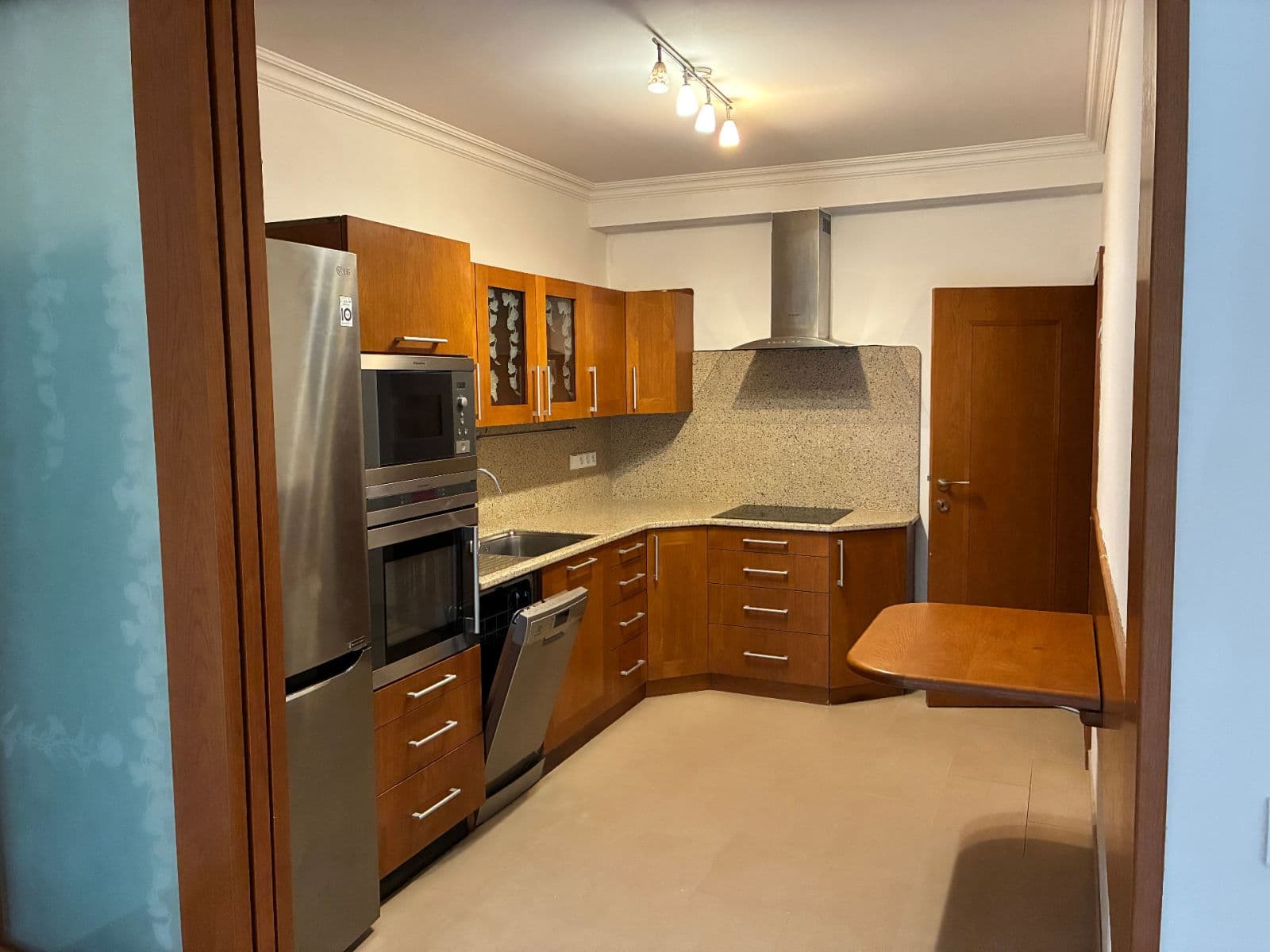 3 bedroom flat to rent, 92 m², Hrušovanské náměstí, Prague, Prague 3 bedroom flat to rent, 92 m², Hrušovanské náměstí, Prague, Prague