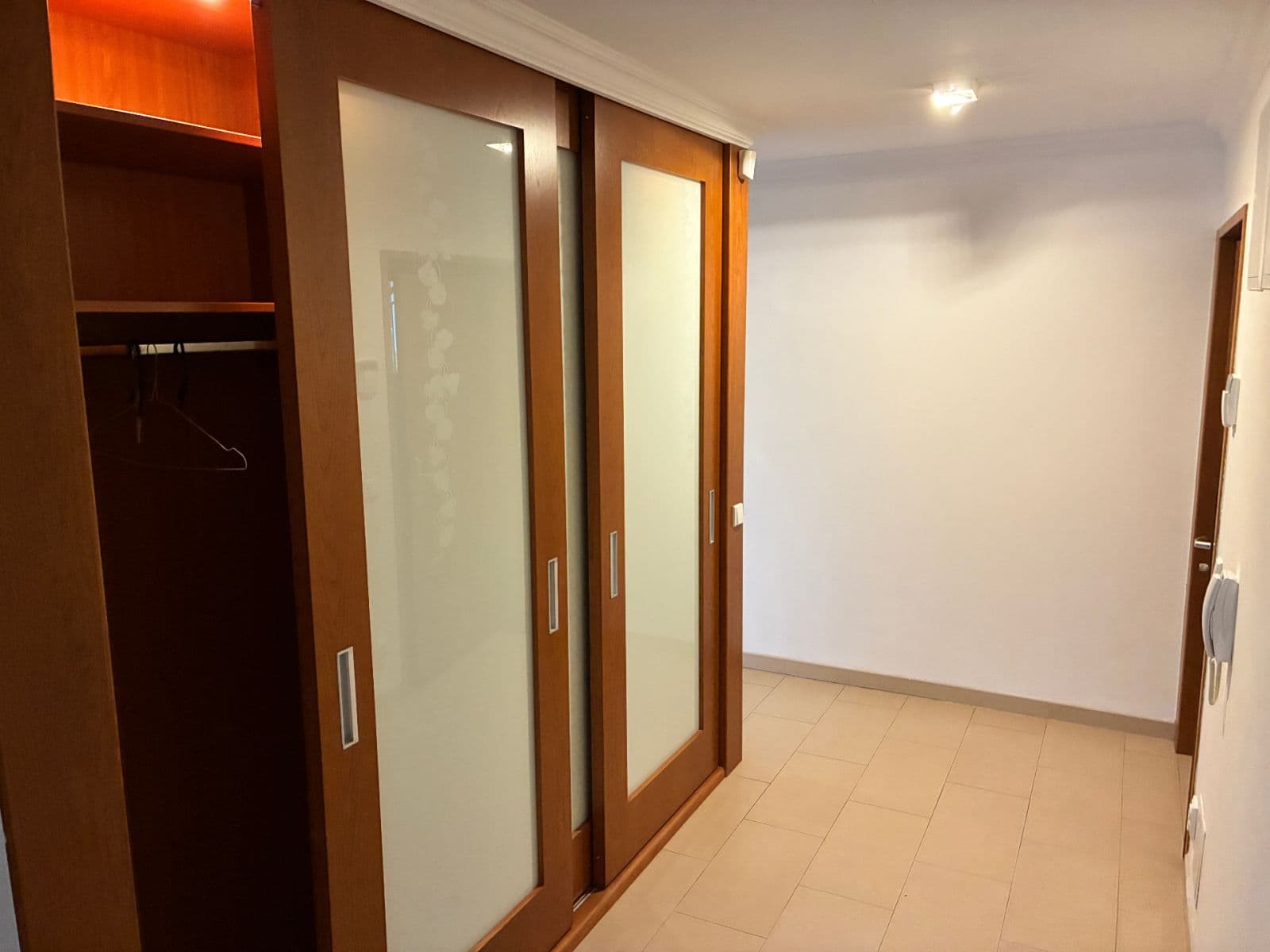 3 bedroom flat to rent, 92 m², Hrušovanské náměstí, Prague, Prague 3 bedroom flat to rent, 92 m², Hrušovanské náměstí, Prague, Prague