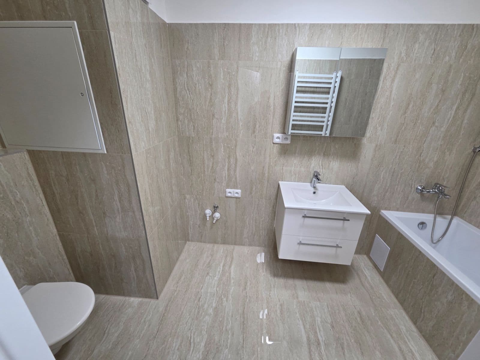 2 bedroom with open-plan kitchen flat to rent, 53 m², Křížkovského, Teplice, Ústecký Region 2 bedroom with open-plan kitchen flat to rent, 53 m², Křížkovského, Teplice, Ústecký Region