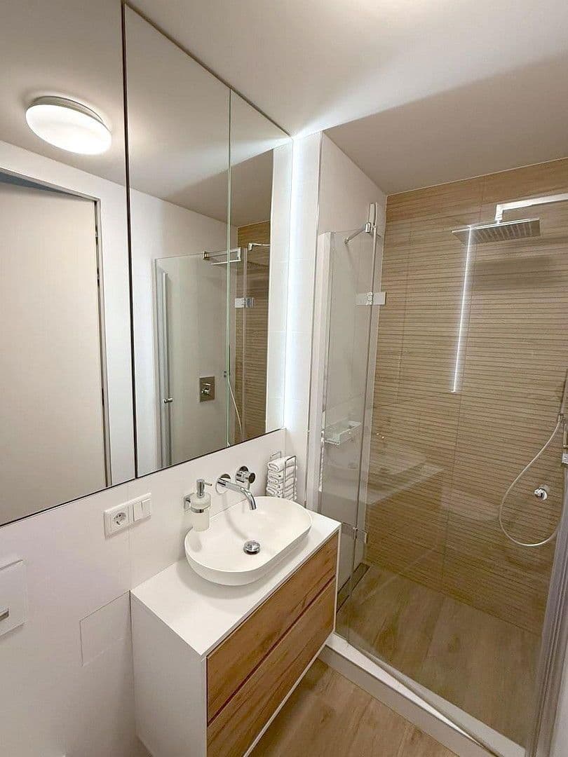 3 bedroom with open-plan kitchen flat to rent, 100 m², Kaiserswerther str. 73, Dusseldorf, North Rhine-Westphalia 3 bedroom with open-plan kitchen flat to rent, 100 m², Kaiserswerther str. 73, Dusseldorf, North Rhine-Westphalia