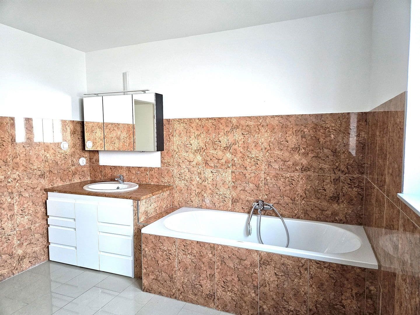 2 bedroom with open-plan kitchen flat to rent, 123 m², Stuttgart, Baden-Württemberg 2 bedroom with open-plan kitchen flat to rent, 123 m², Stuttgart, Baden-Württemberg