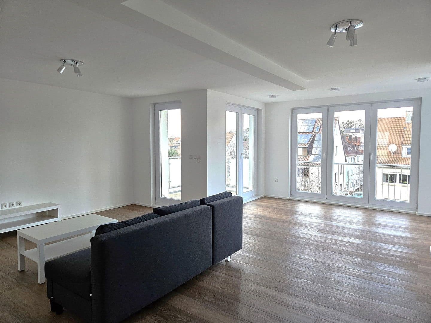 2 bedroom with open-plan kitchen flat to rent, 123 m², Stuttgart, Baden-Württemberg 2 bedroom with open-plan kitchen flat to rent, 123 m², Stuttgart, Baden-Württemberg