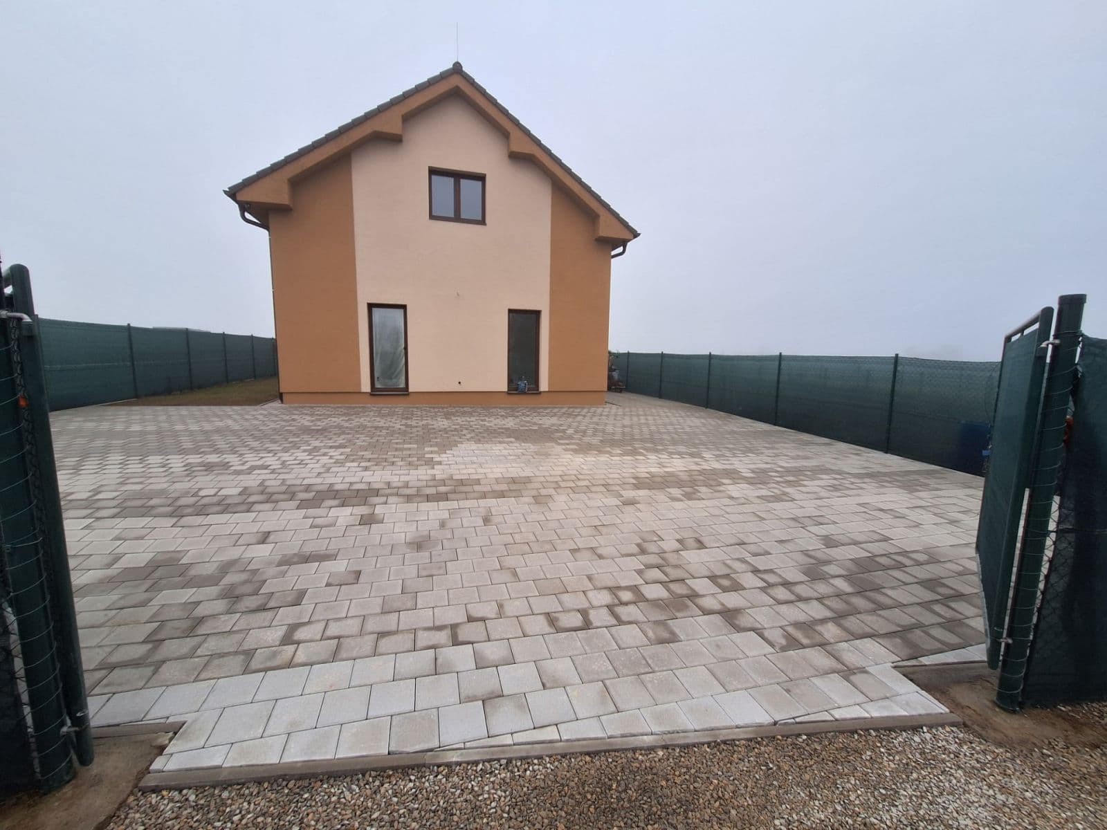 1 bedroom with open-plan kitchen flat to rent, 50 m², Za Humny, Chyňava, Středočeský Region 1 bedroom with open-plan kitchen flat to rent, 50 m², Za Humny, Chyňava, Středočeský Region