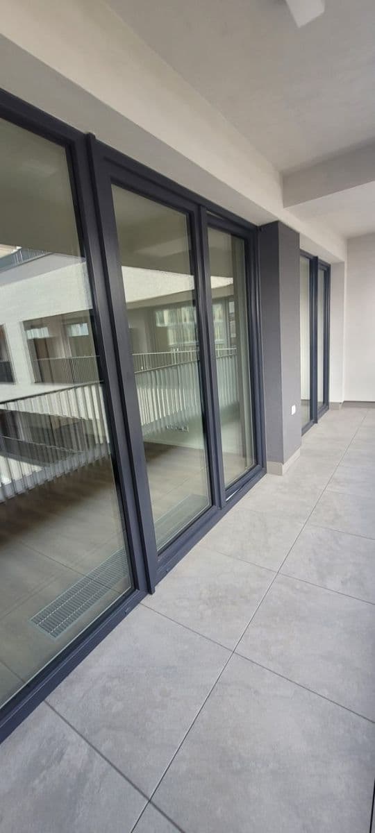 1 bedroom with open-plan kitchen flat to rent, 56 m², Poděbradská, Prague, Prague 1 bedroom with open-plan kitchen flat to rent, 56 m², Poděbradská, Prague, Prague