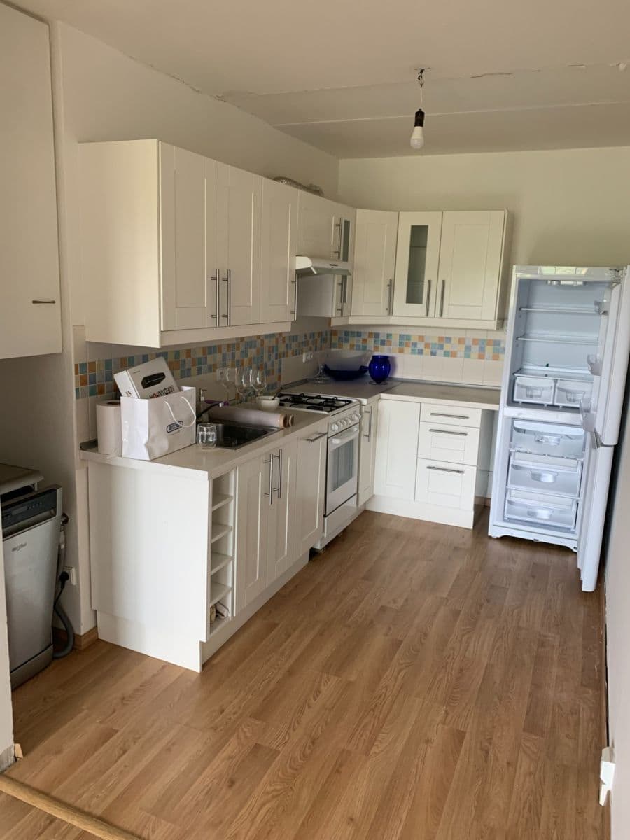 2 bedroom with open-plan kitchen flat to rent, 68 m², Lupáčova, Prague, Prague 2 bedroom with open-plan kitchen flat to rent, 68 m², Lupáčova, Prague, Prague