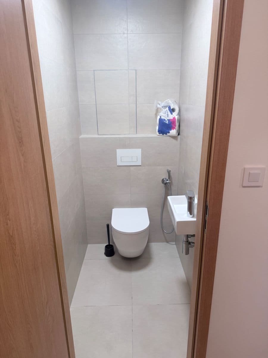 1 bedroom with open-plan kitchen flat to rent, 55 m², Jižní, Brno, Jihomoravský Region 1 bedroom with open-plan kitchen flat to rent, 55 m², Jižní, Brno, Jihomoravský Region