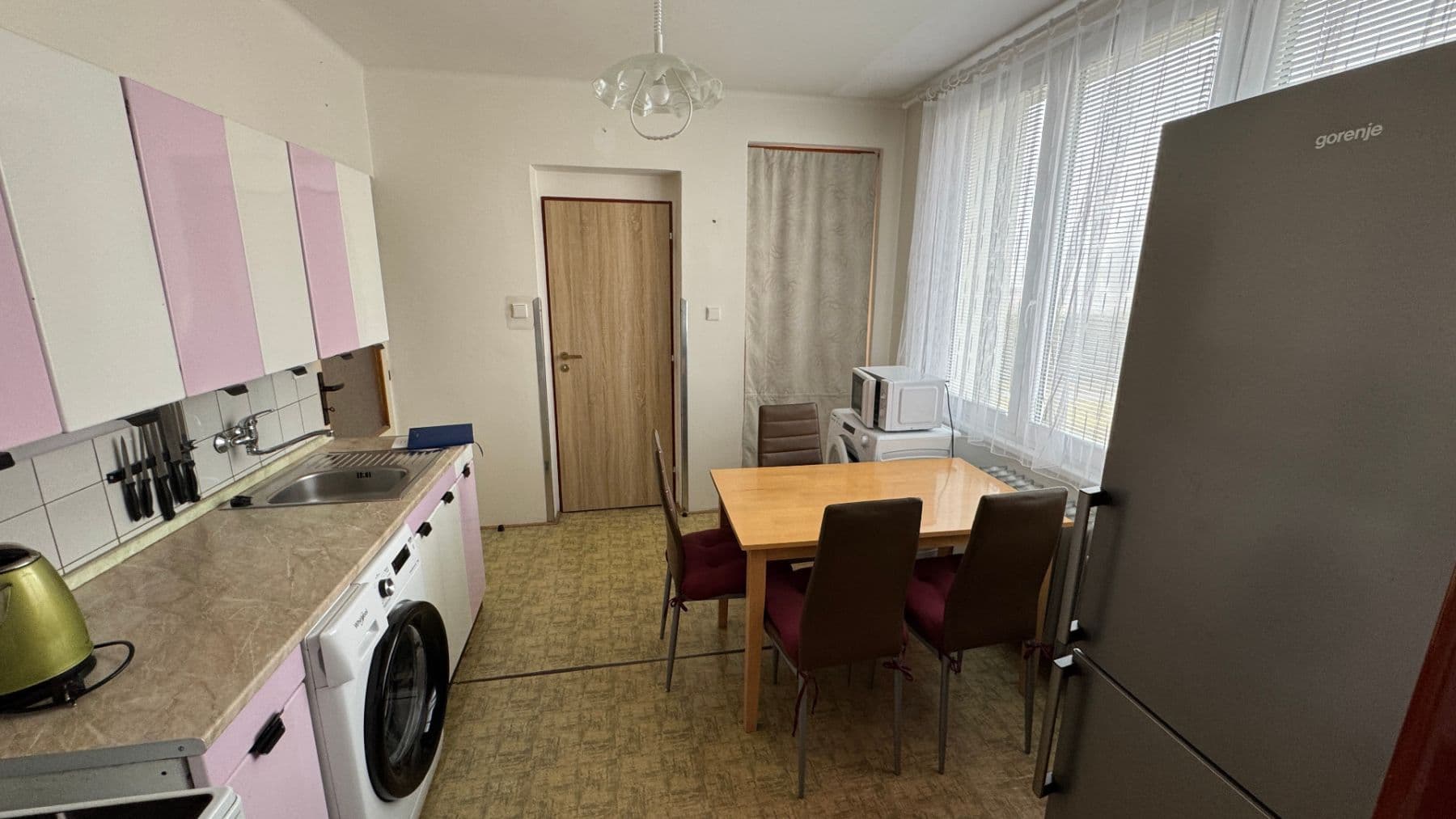 3 bedroom flat to rent, 70 m², Svépomoc, Sezimovo Ústí, Jihočeský Region 3 bedroom flat to rent, 70 m², Svépomoc, Sezimovo Ústí, Jihočeský Region