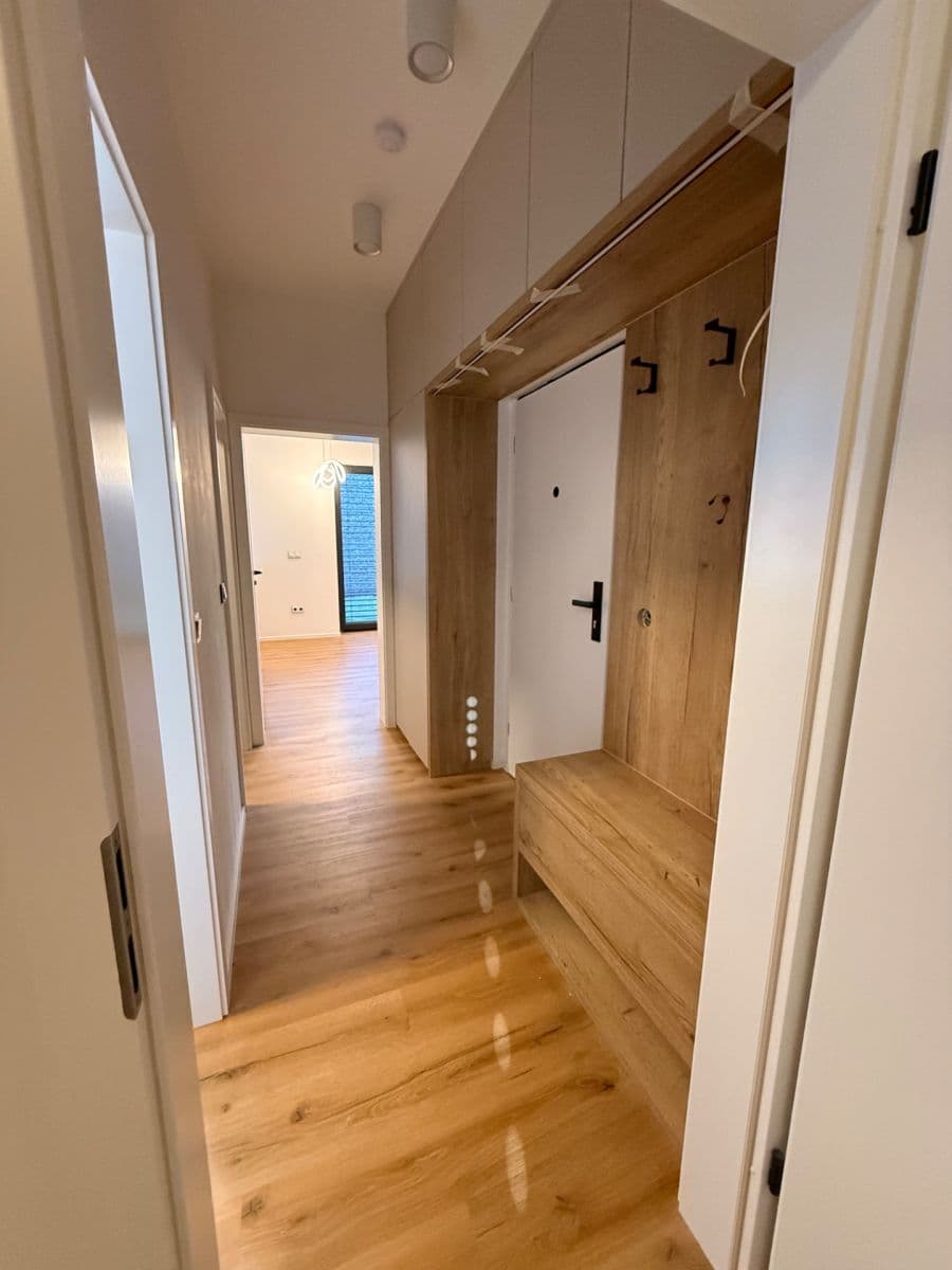 1 bedroom with open-plan kitchen flat to rent, 63 m², Koněvova, Mladá Boleslav, Středočeský Region 1 bedroom with open-plan kitchen flat to rent, 63 m², Koněvova, Mladá Boleslav, Středočeský Region