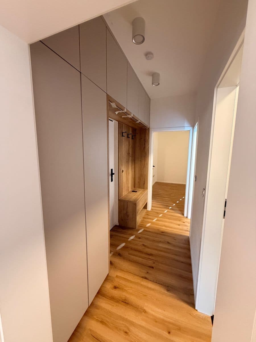 1 bedroom with open-plan kitchen flat to rent, 63 m², Koněvova, Mladá Boleslav, Středočeský Region 1 bedroom with open-plan kitchen flat to rent, 63 m², Koněvova, Mladá Boleslav, Středočeský Region